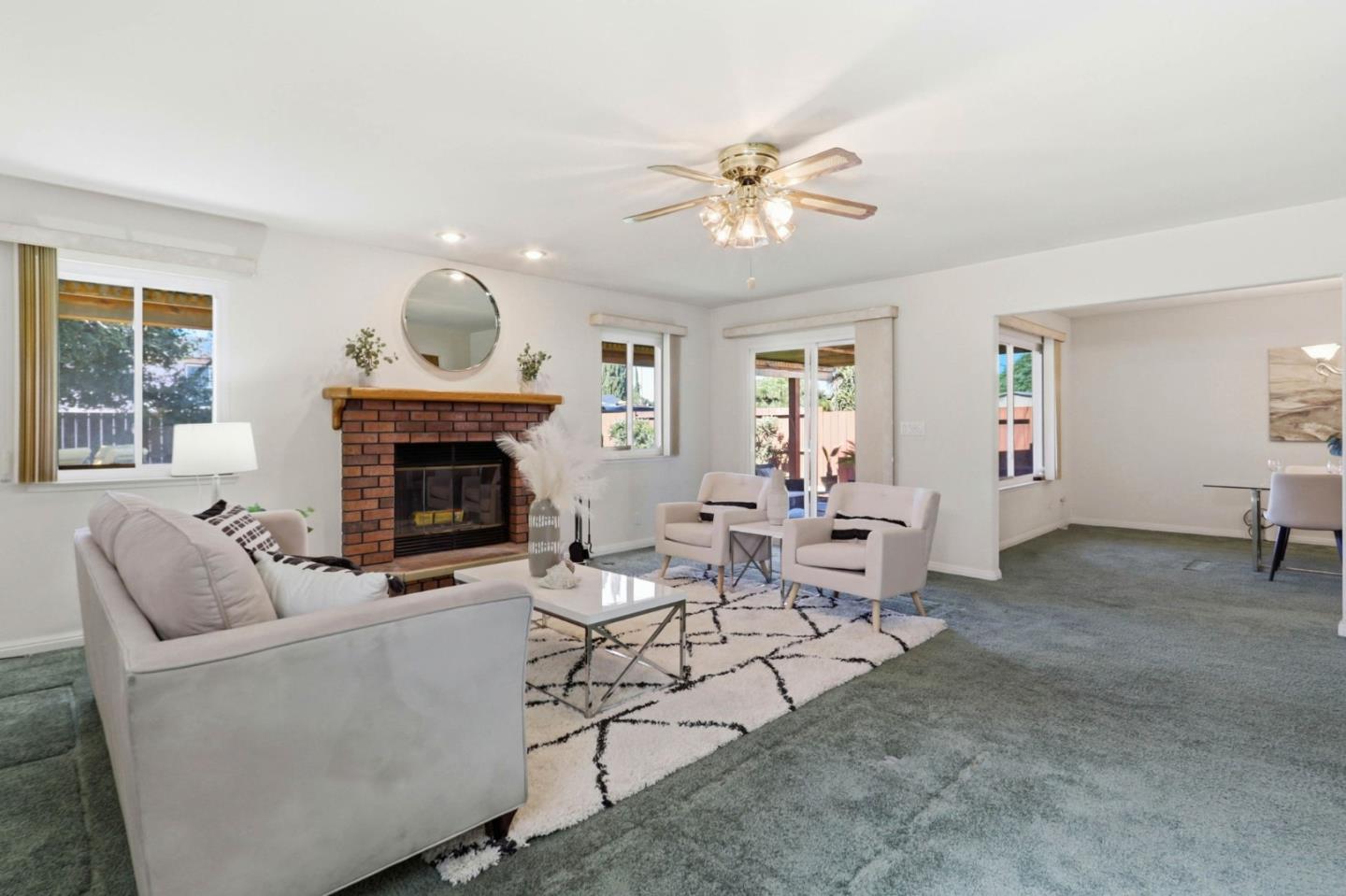 Detail Gallery Image 9 of 40 For 383 Southside Dr, San Jose,  CA 95111 - 4 Beds | 2/1 Baths