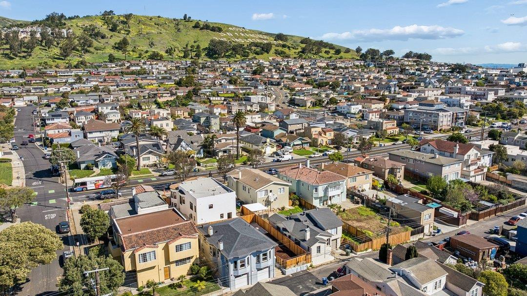 Detail Gallery Image 30 of 31 For 730 3rd Lane, South San Francisco,  CA 94080 - 3 Beds | 2 Baths