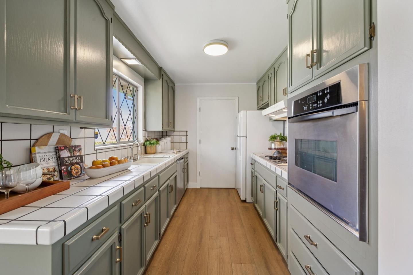 Detail Gallery Image 14 of 36 For 836 Bauer Ct, San Carlos,  CA 94070 - 4 Beds | 2 Baths