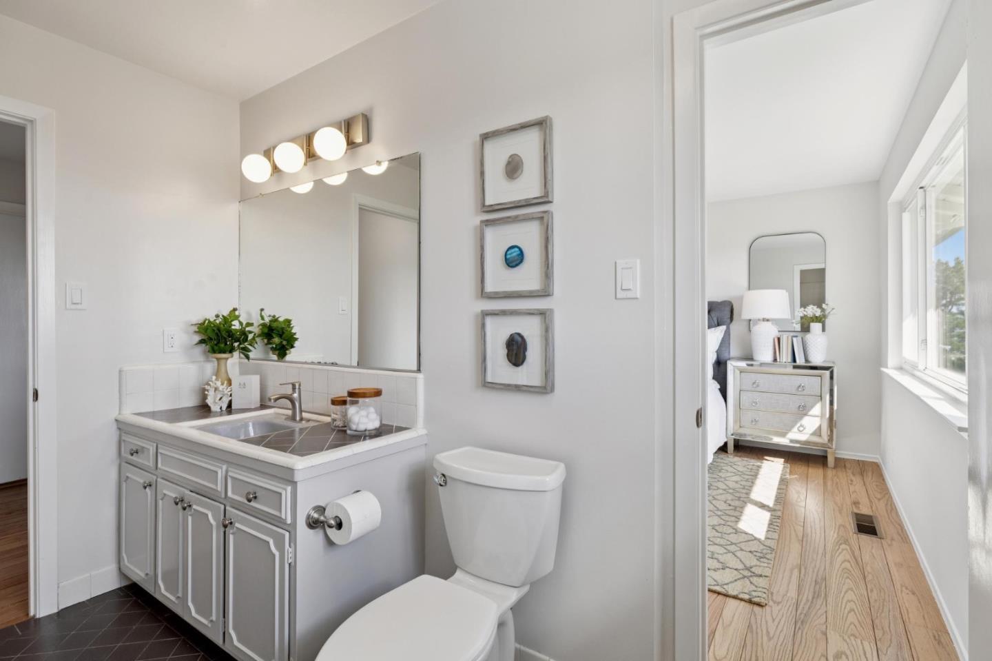 Detail Gallery Image 18 of 36 For 836 Bauer Ct, San Carlos,  CA 94070 - 4 Beds | 2 Baths