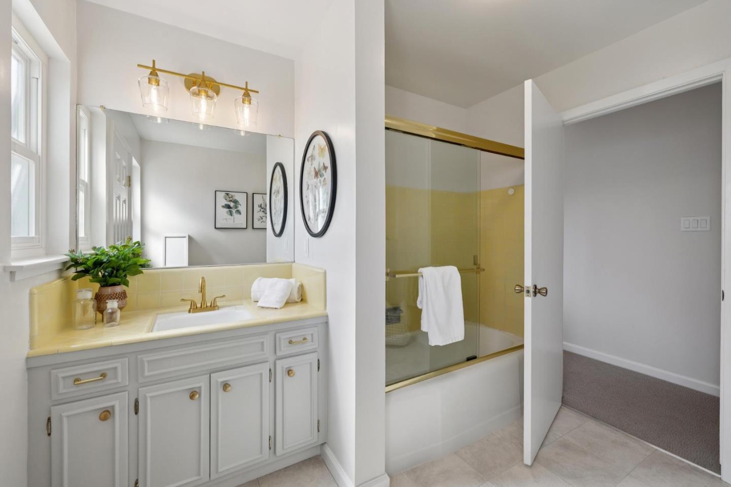 Detail Gallery Image 25 of 36 For 836 Bauer Ct, San Carlos,  CA 94070 - 4 Beds | 2 Baths