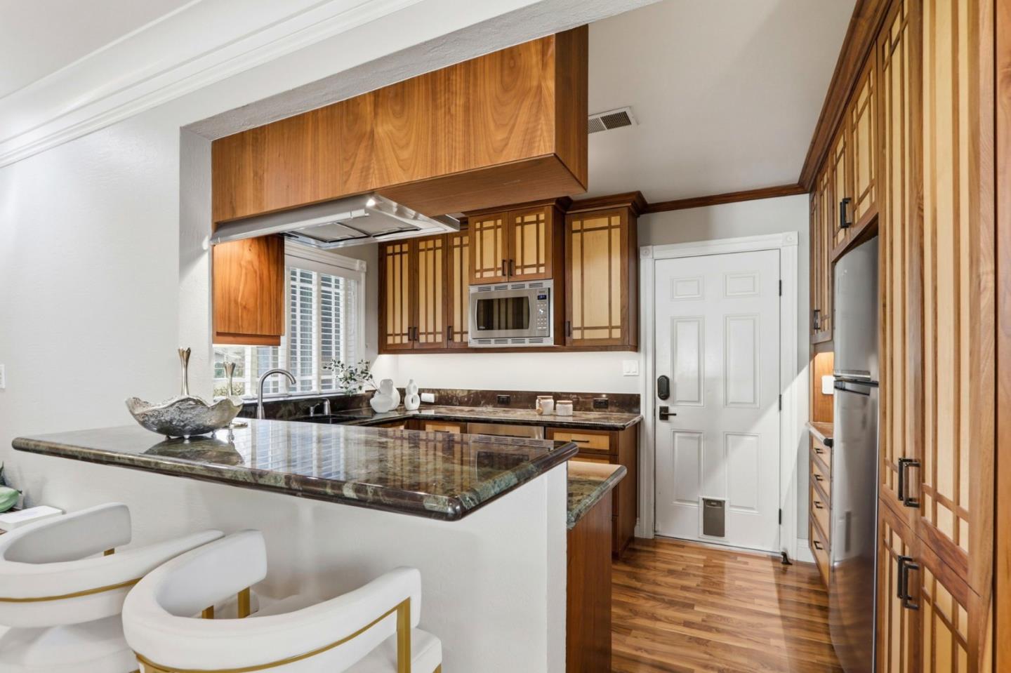 Detail Gallery Image 6 of 20 For 797 Iris Ave, Sunnyvale,  CA 94086 - 3 Beds | 2 Baths