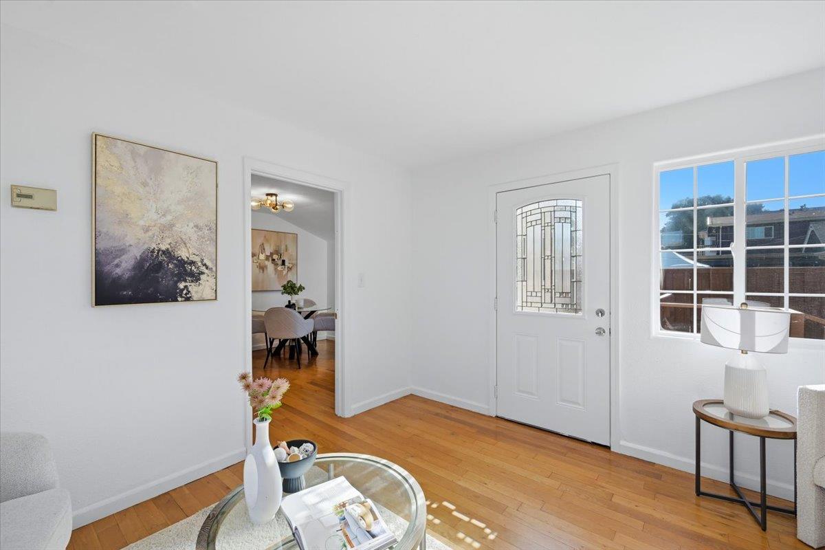 Detail Gallery Image 6 of 56 For 354 Irving Ave, San Jose,  CA 95128 - 4 Beds | 2 Baths