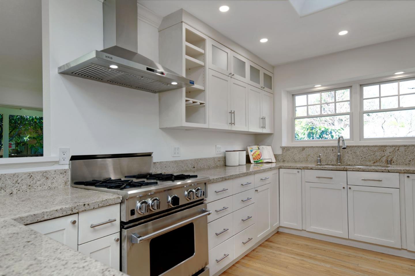 Detail Gallery Image 10 of 28 For 429 Concord Dr, Menlo Park,  CA 94025 - 3 Beds | 2 Baths