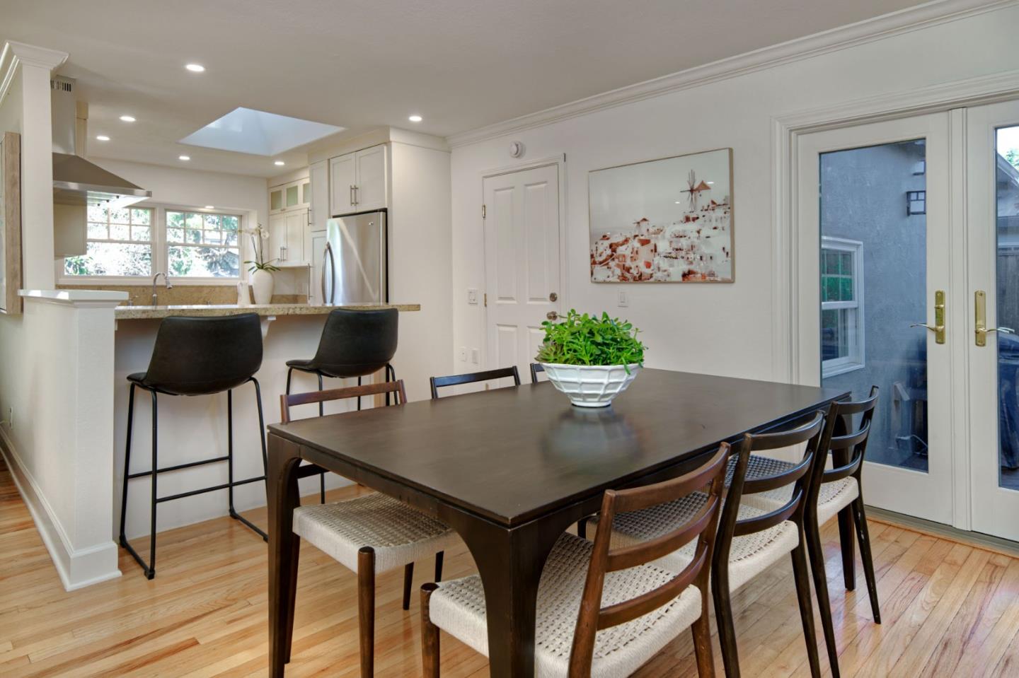 Detail Gallery Image 12 of 28 For 429 Concord Dr, Menlo Park,  CA 94025 - 3 Beds | 2 Baths