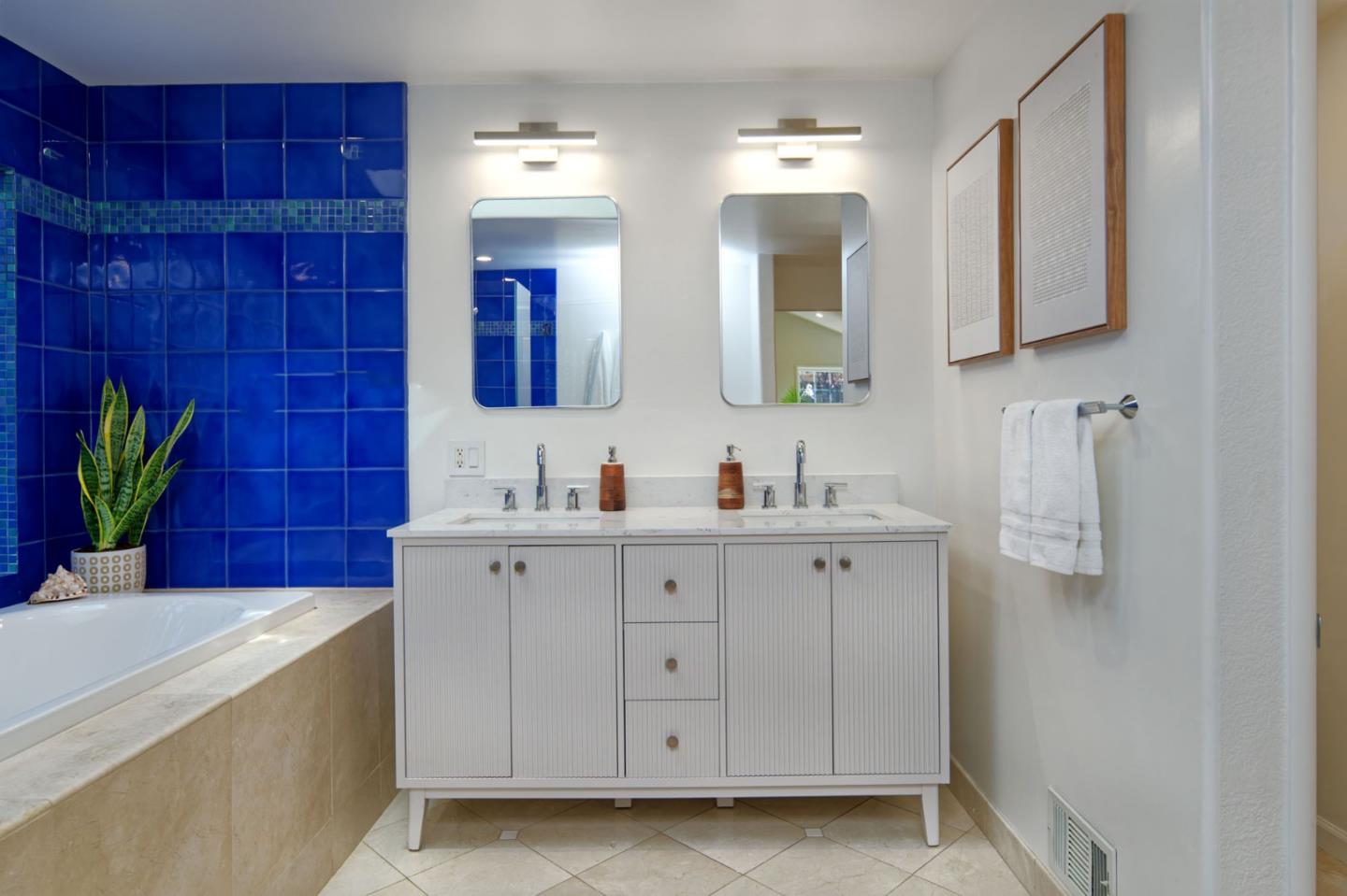 Detail Gallery Image 19 of 28 For 429 Concord Dr, Menlo Park,  CA 94025 - 3 Beds | 2 Baths