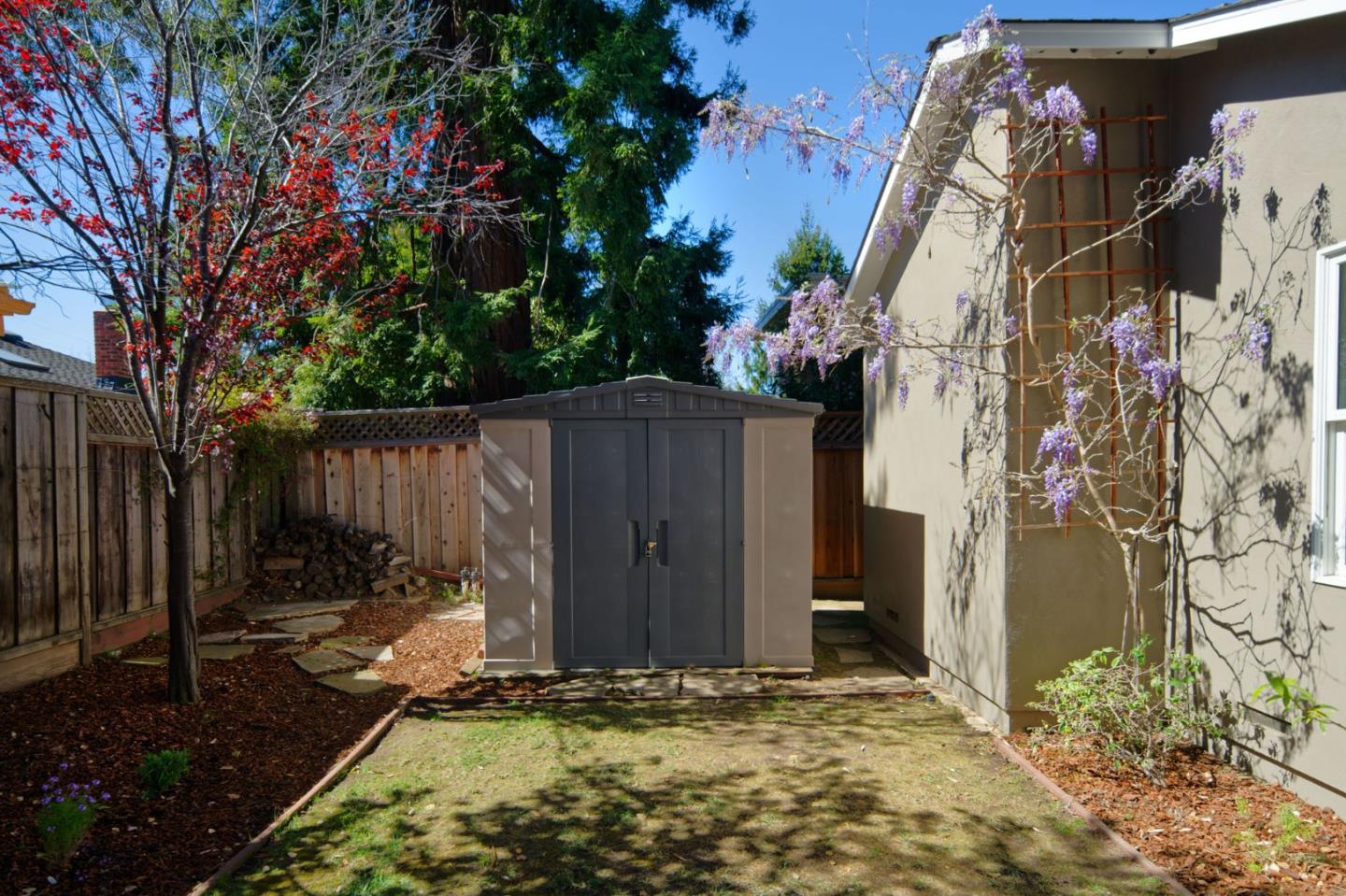 Detail Gallery Image 22 of 28 For 429 Concord Dr, Menlo Park,  CA 94025 - 3 Beds | 2 Baths