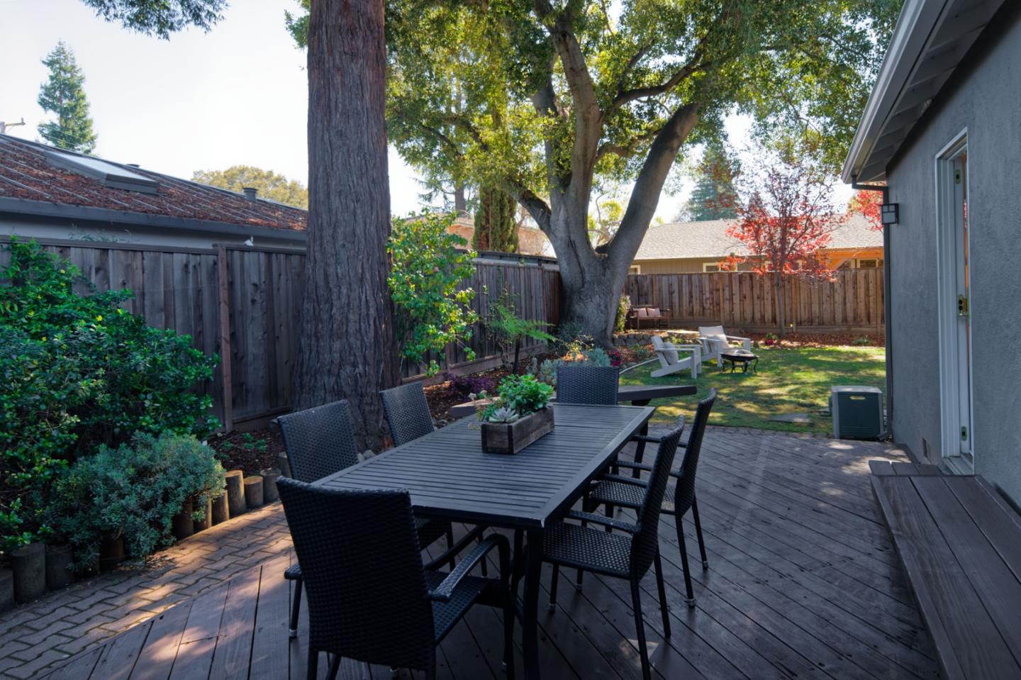 Detail Gallery Image 23 of 28 For 429 Concord Dr, Menlo Park,  CA 94025 - 3 Beds | 2 Baths