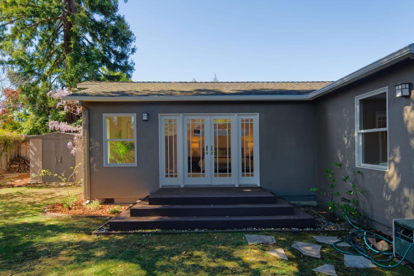 Detail Gallery Image 25 of 28 For 429 Concord Dr, Menlo Park,  CA 94025 - 3 Beds | 2 Baths