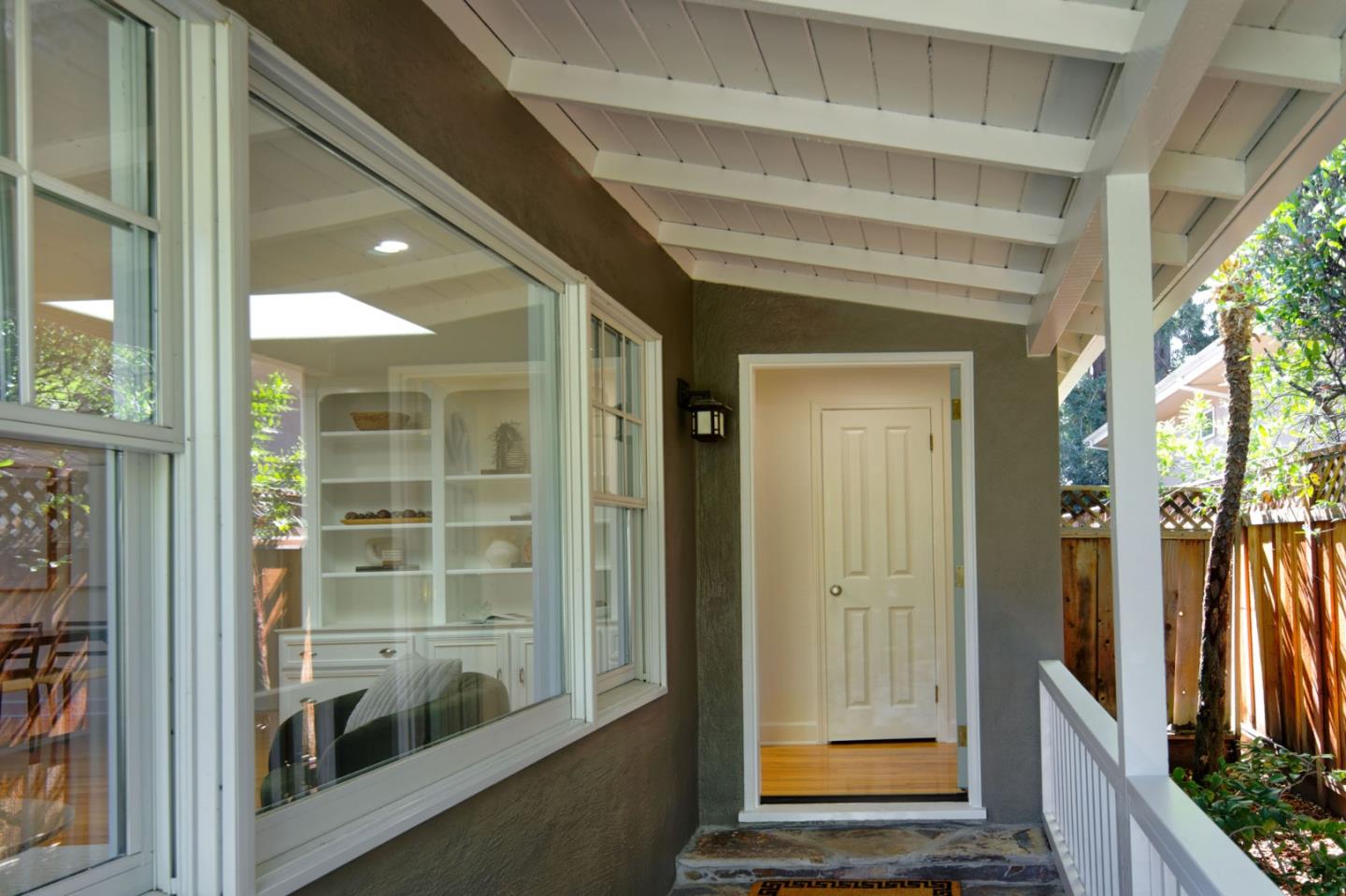 Detail Gallery Image 4 of 28 For 429 Concord Dr, Menlo Park,  CA 94025 - 3 Beds | 2 Baths