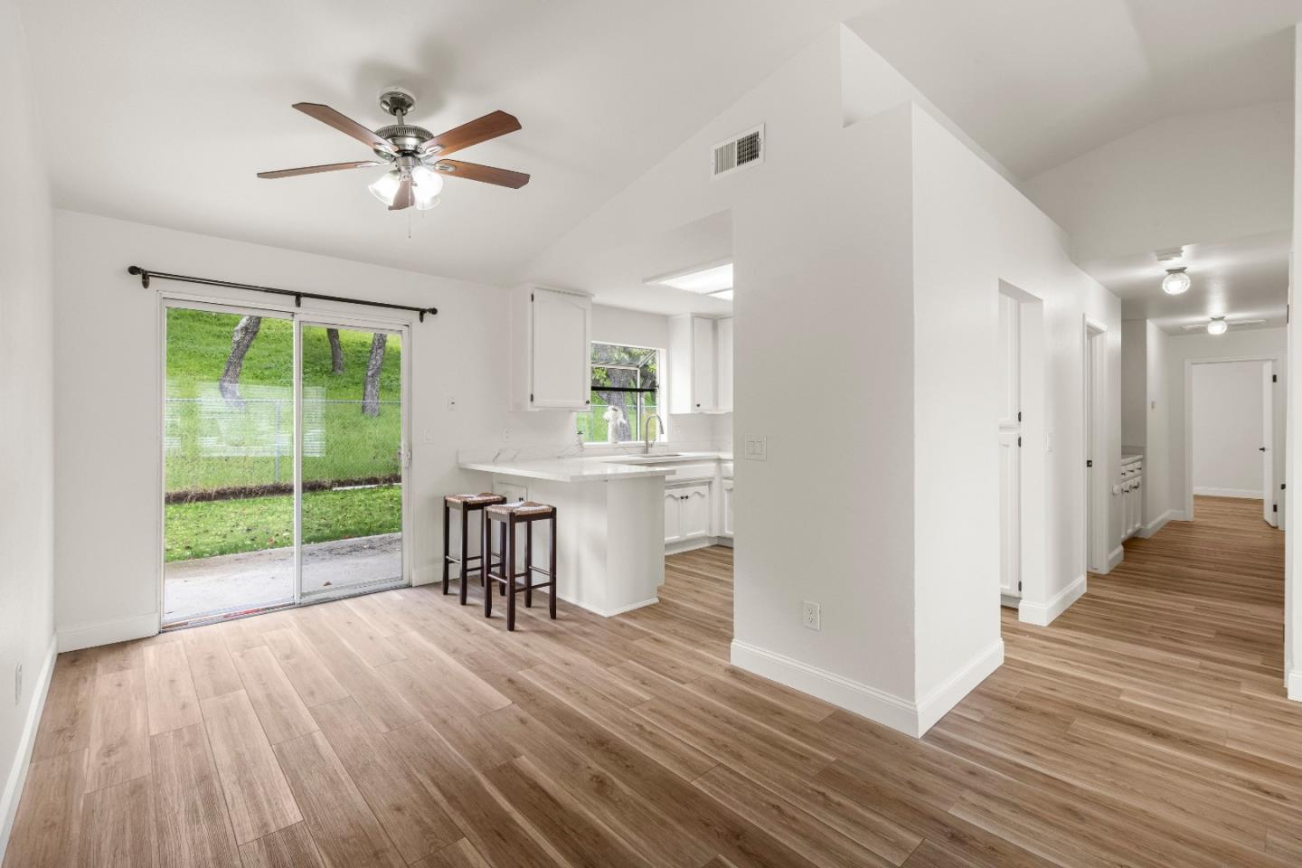 Detail Gallery Image 10 of 37 For 46315 Pine Meadow Dr, King City,  CA 93930 - 3 Beds | 2 Baths