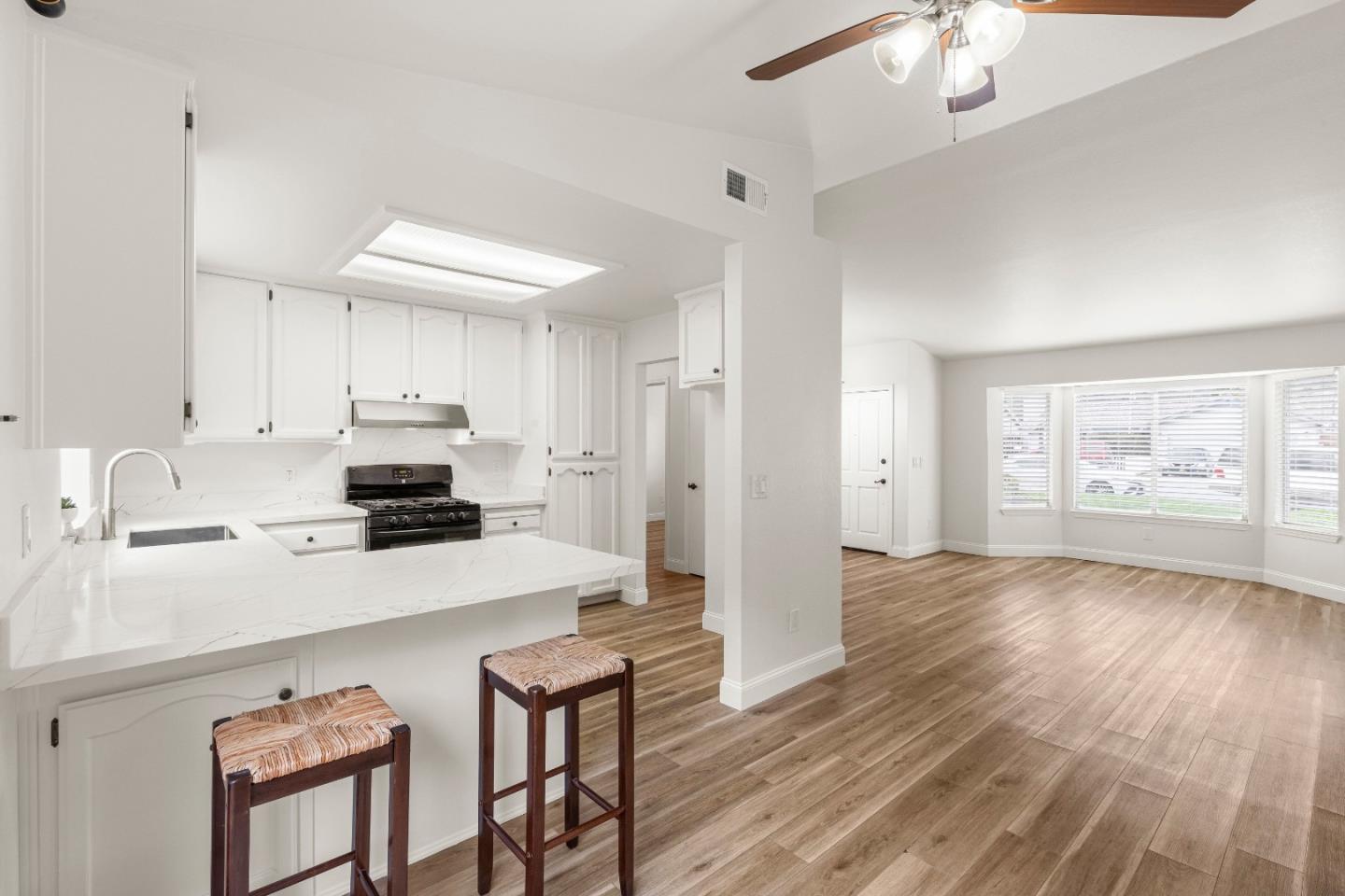 Detail Gallery Image 6 of 37 For 46315 Pine Meadow Dr, King City,  CA 93930 - 3 Beds | 2 Baths