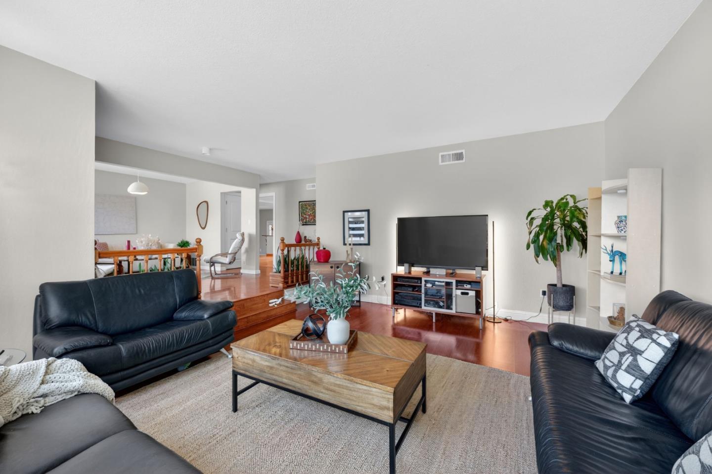 Detail Gallery Image 10 of 44 For 6221 Glider Dr, San Jose,  CA 95123 - 4 Beds | 2 Baths