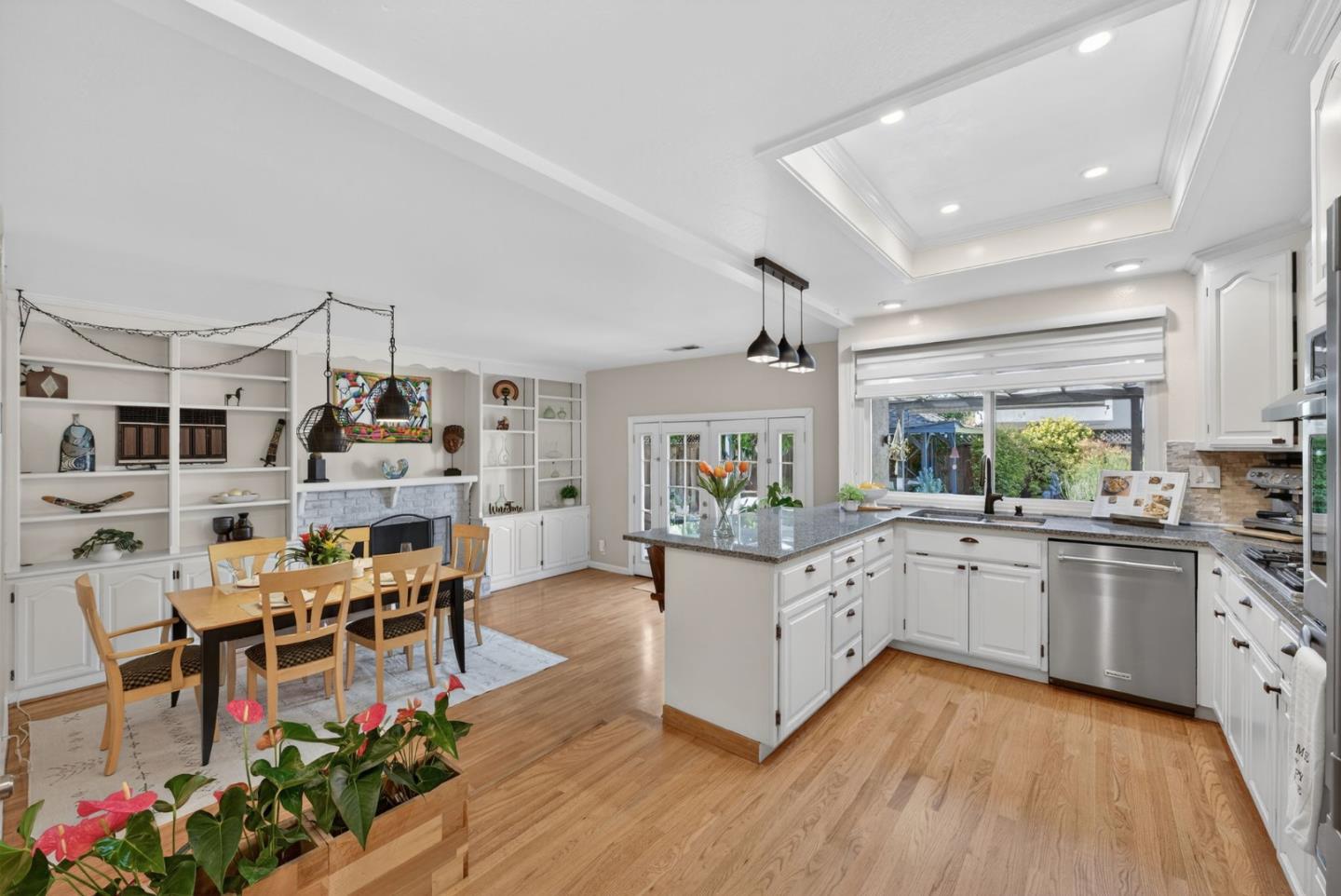 Detail Gallery Image 13 of 44 For 6221 Glider Dr, San Jose,  CA 95123 - 4 Beds | 2 Baths