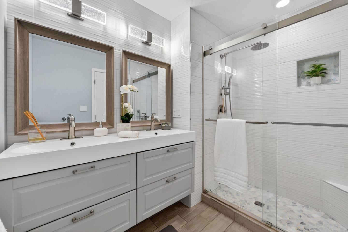 Detail Gallery Image 16 of 44 For 6221 Glider Dr, San Jose,  CA 95123 - 4 Beds | 2 Baths