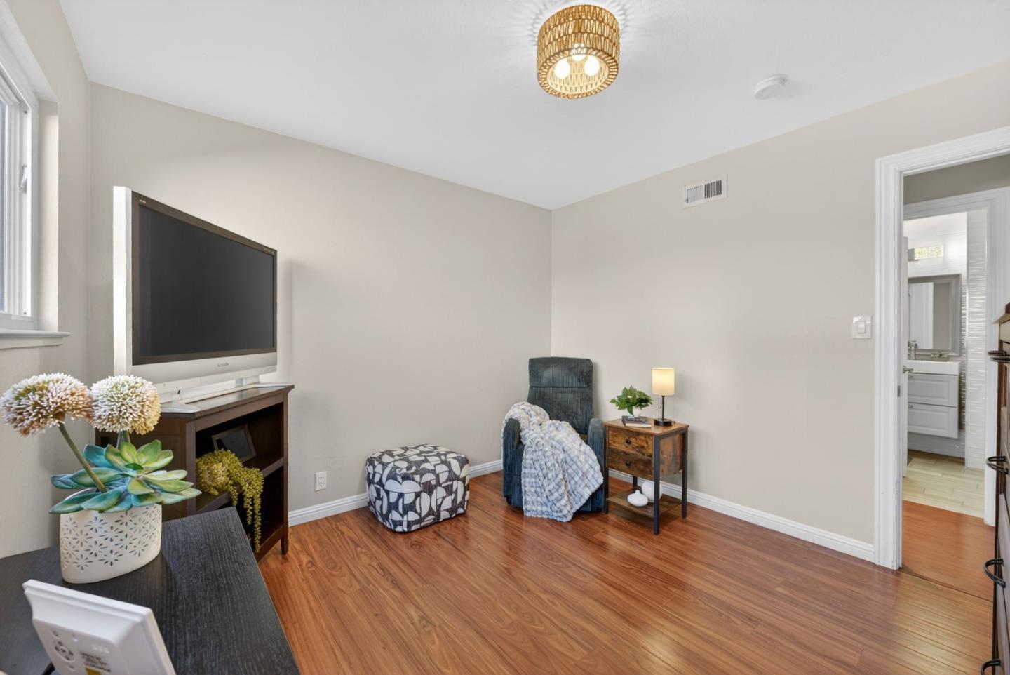 Detail Gallery Image 19 of 44 For 6221 Glider Dr, San Jose,  CA 95123 - 4 Beds | 2 Baths