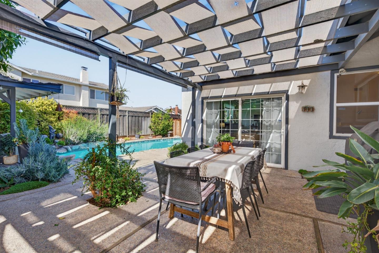 Detail Gallery Image 29 of 44 For 6221 Glider Dr, San Jose,  CA 95123 - 4 Beds | 2 Baths