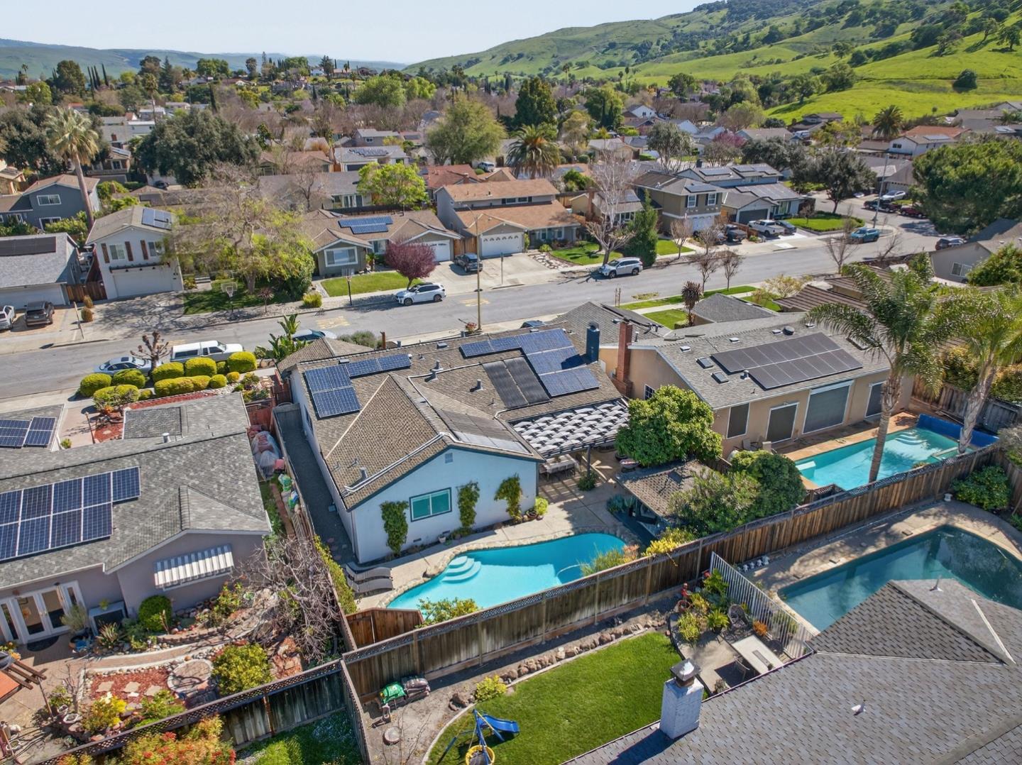 Detail Gallery Image 33 of 44 For 6221 Glider Dr, San Jose,  CA 95123 - 4 Beds | 2 Baths