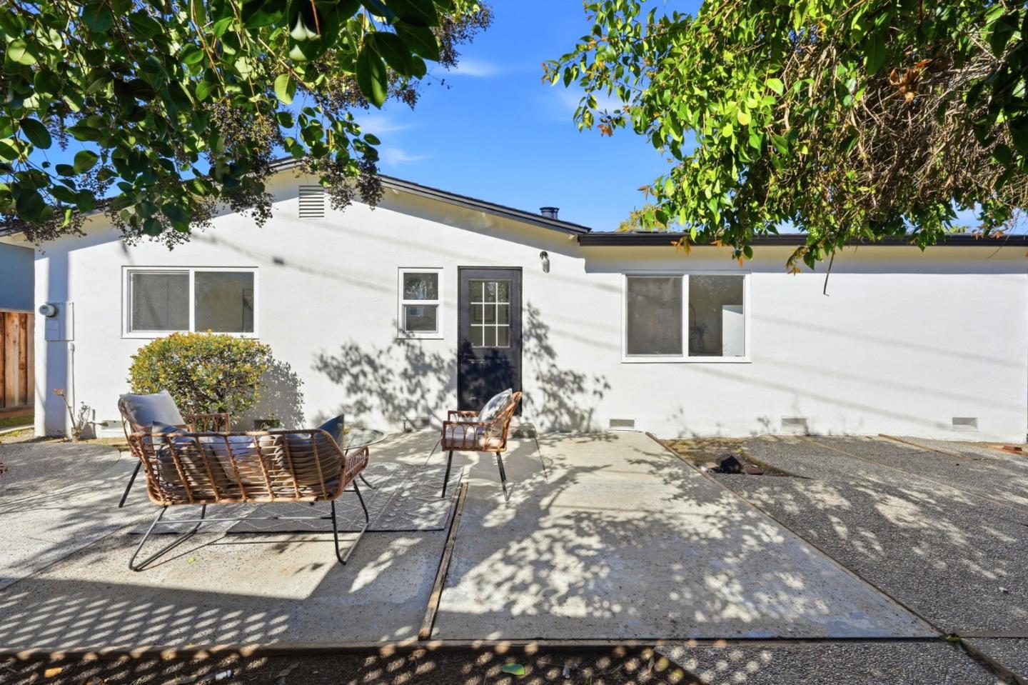 Detail Gallery Image 13 of 17 For 886 Brent Dr, Cupertino,  CA 95014 - 3 Beds | 2 Baths