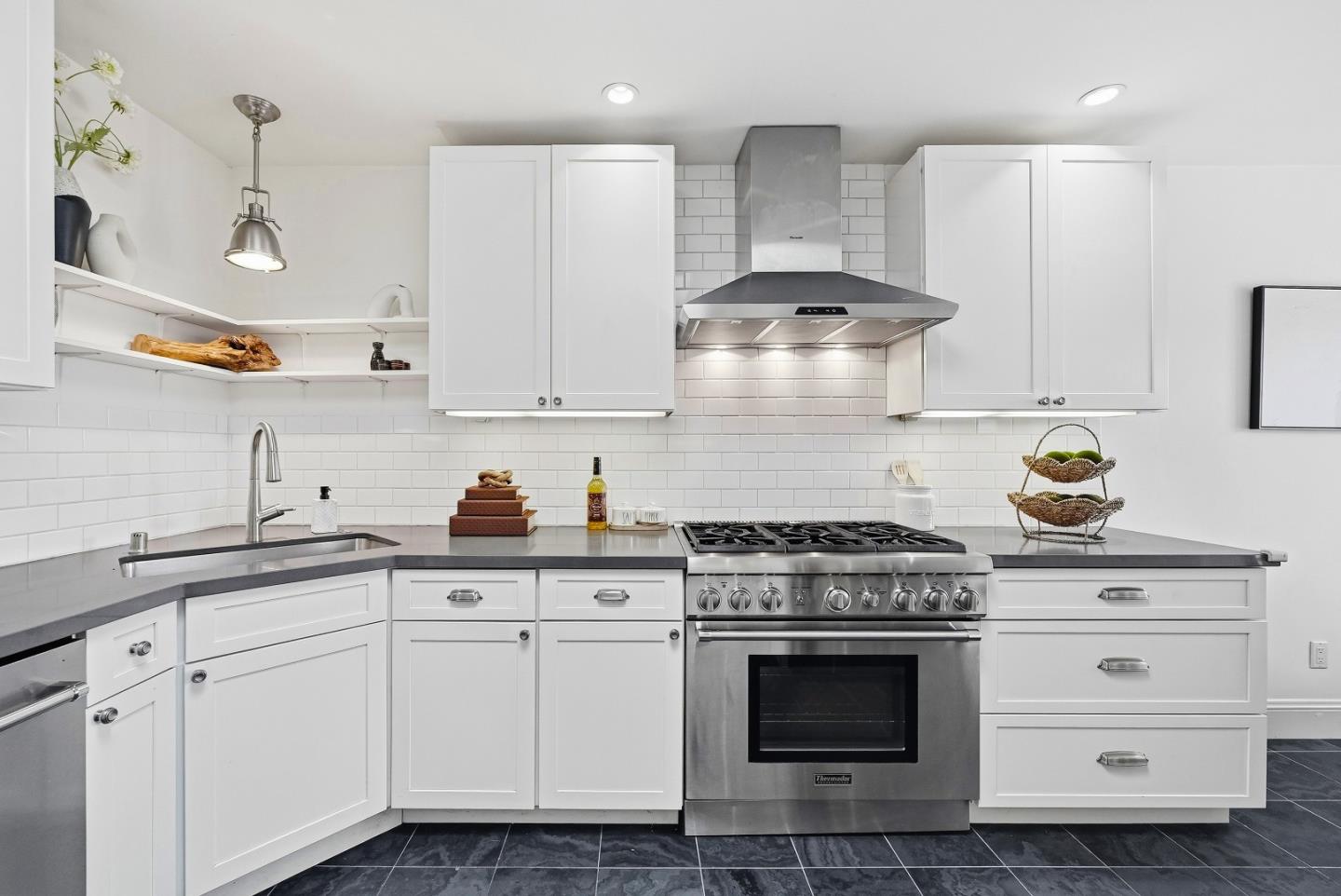 Detail Gallery Image 11 of 45 For 2270 30th Ave, San Francisco,  CA 94116 - 3 Beds | 1 Baths