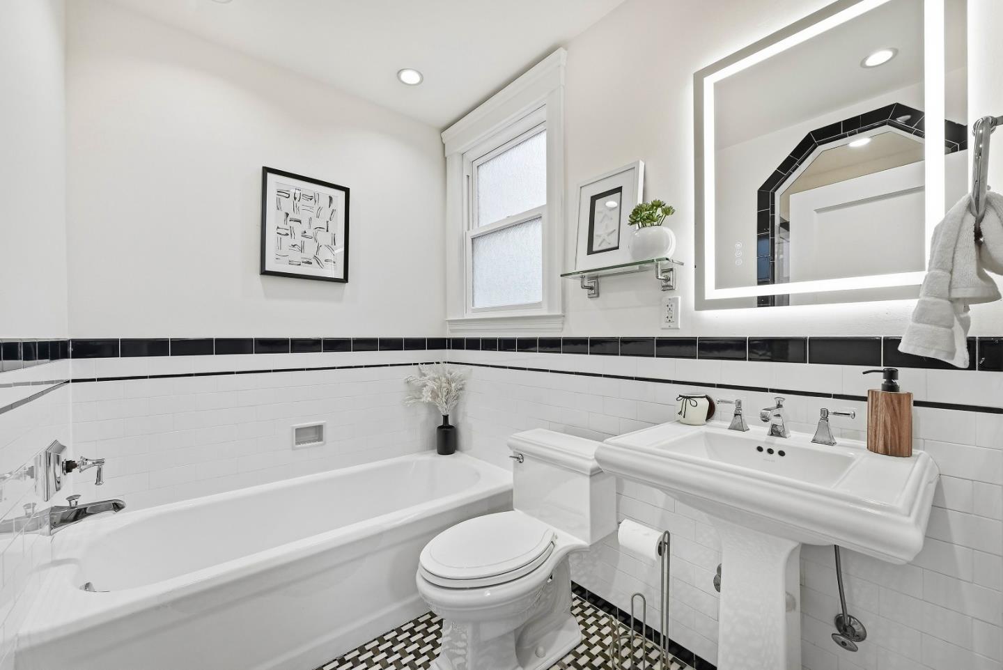 Detail Gallery Image 31 of 45 For 2270 30th Ave, San Francisco,  CA 94116 - 3 Beds | 1 Baths