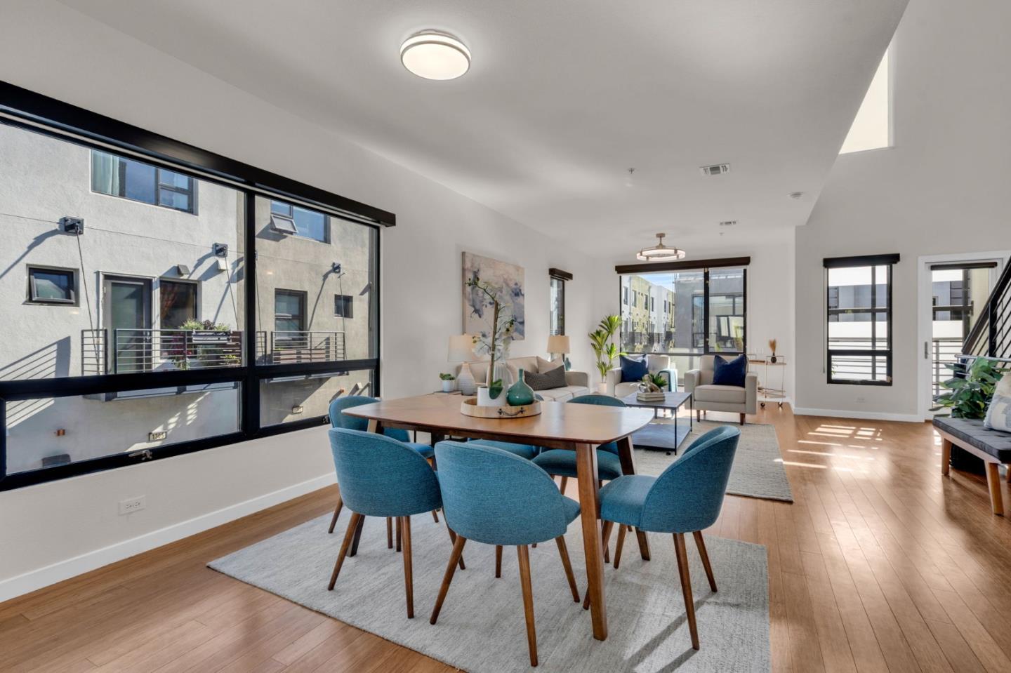 Detail Gallery Image 23 of 68 For 701 Zephyr Dr, Oakland,  CA 94607 - 3 Beds | 3/1 Baths