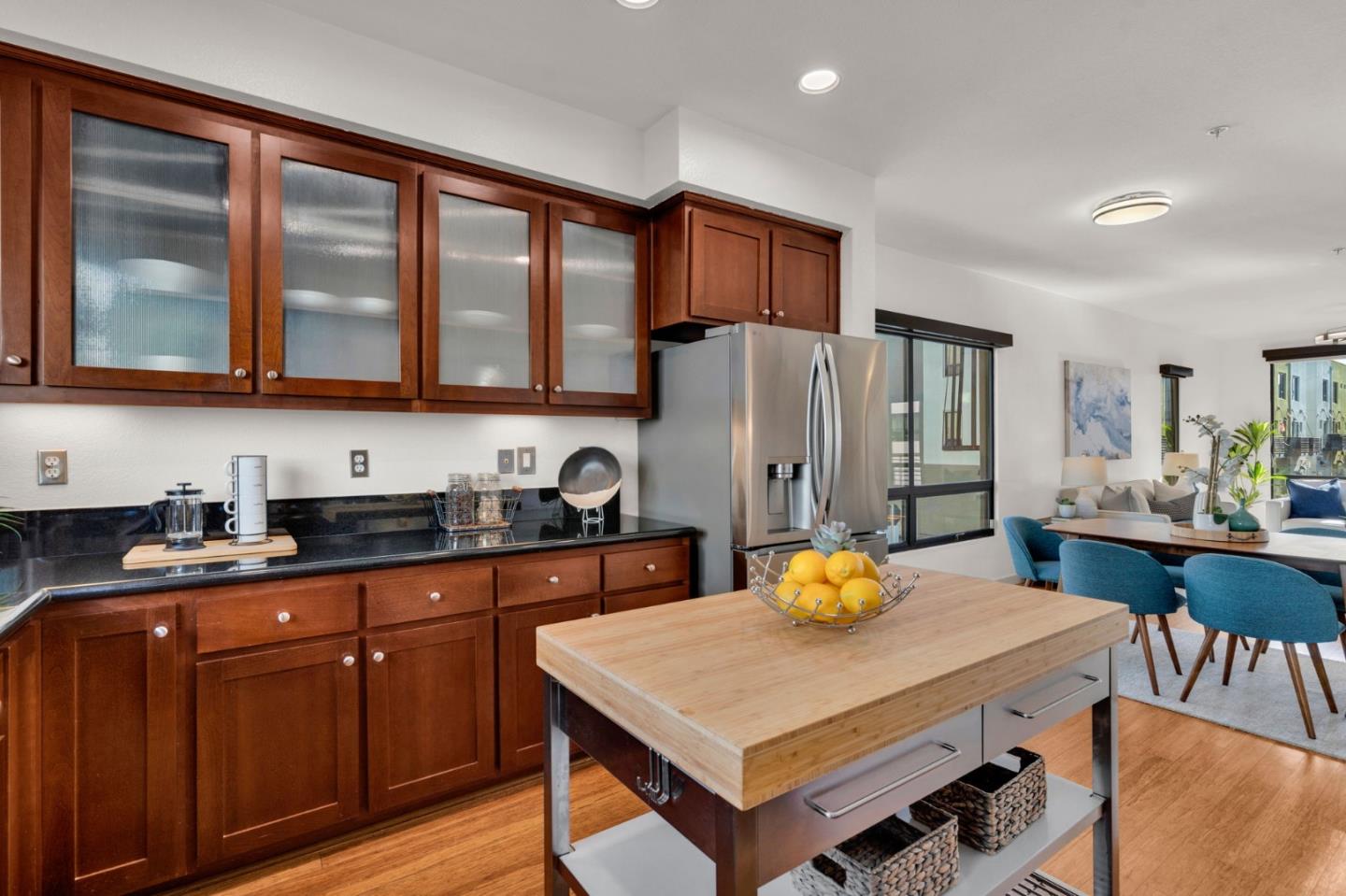 Detail Gallery Image 26 of 68 For 701 Zephyr Dr, Oakland,  CA 94607 - 3 Beds | 3/1 Baths