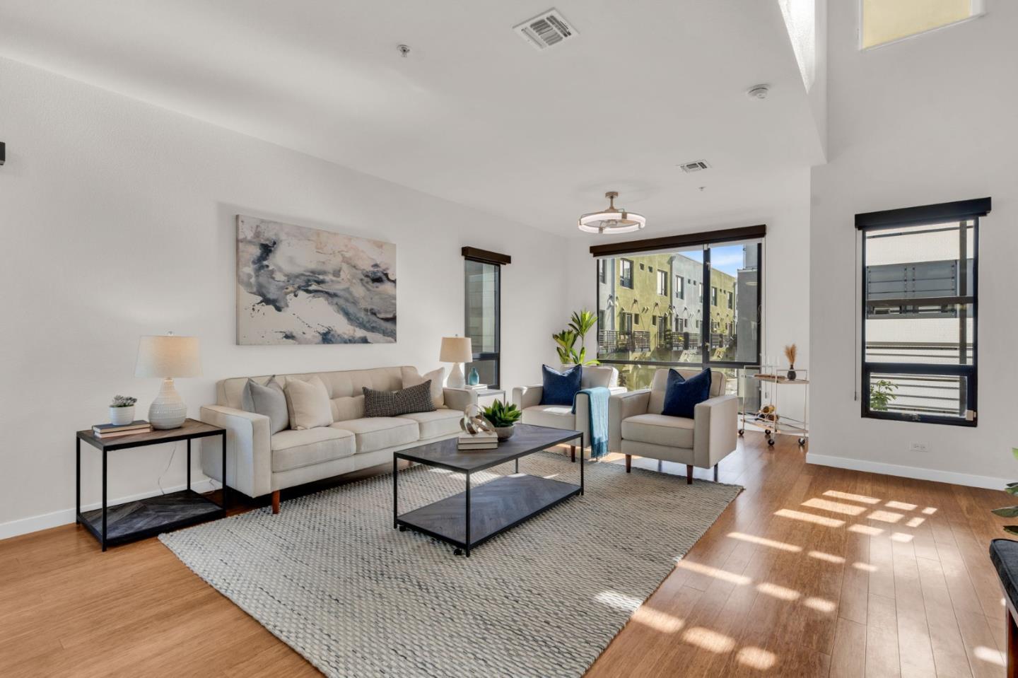 Detail Gallery Image 29 of 68 For 701 Zephyr Dr, Oakland,  CA 94607 - 3 Beds | 3/1 Baths