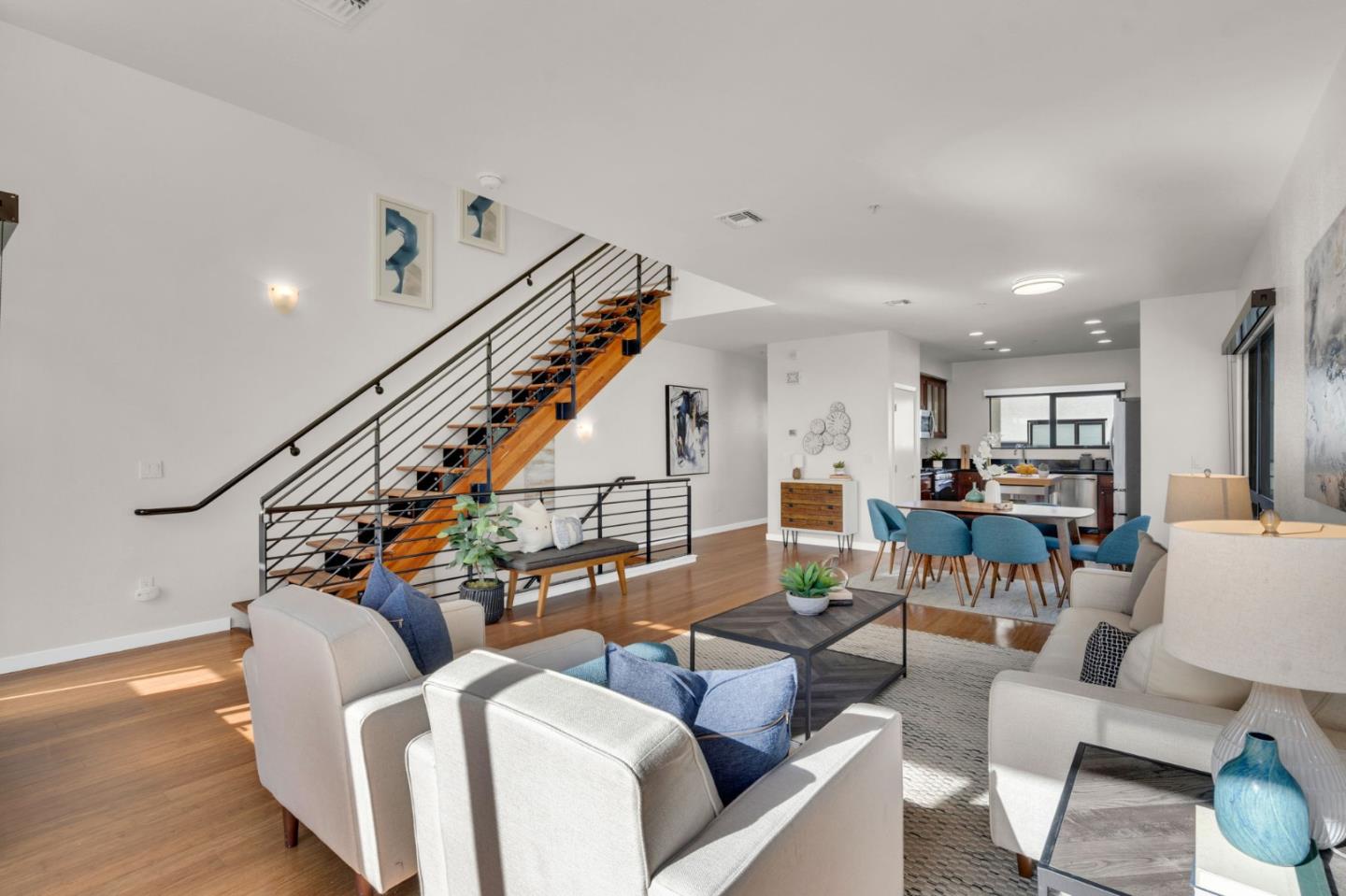 Detail Gallery Image 31 of 68 For 701 Zephyr Dr, Oakland,  CA 94607 - 3 Beds | 3/1 Baths