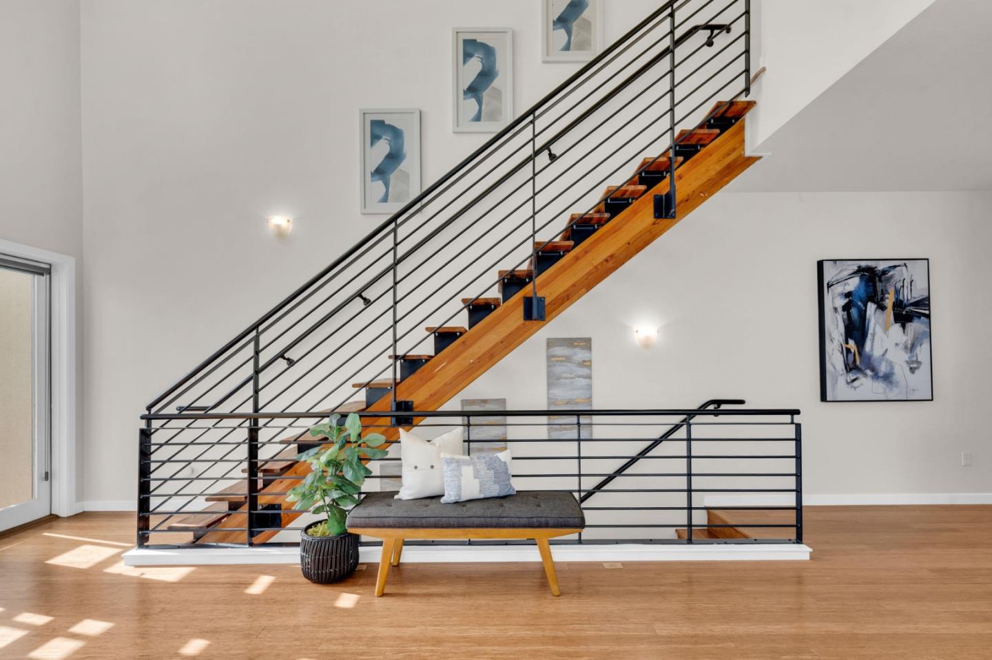 Detail Gallery Image 32 of 68 For 701 Zephyr Dr, Oakland,  CA 94607 - 3 Beds | 3/1 Baths