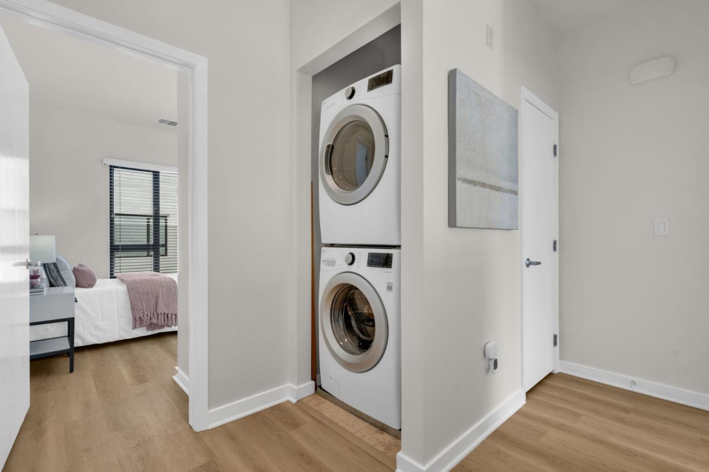 Detail Gallery Image 34 of 68 For 701 Zephyr Dr, Oakland,  CA 94607 - 3 Beds | 3/1 Baths