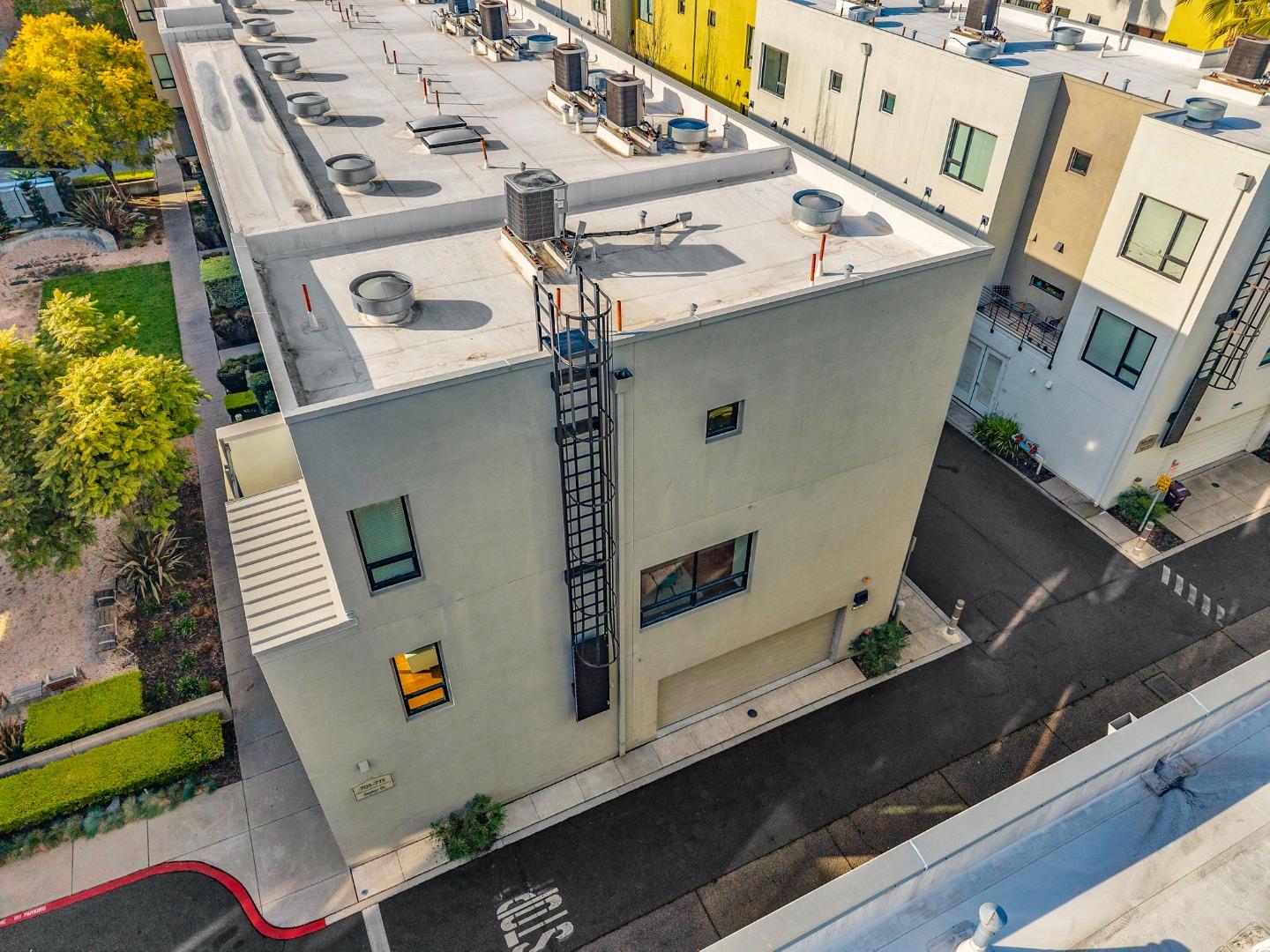 Detail Gallery Image 54 of 68 For 701 Zephyr Dr, Oakland,  CA 94607 - 3 Beds | 3/1 Baths