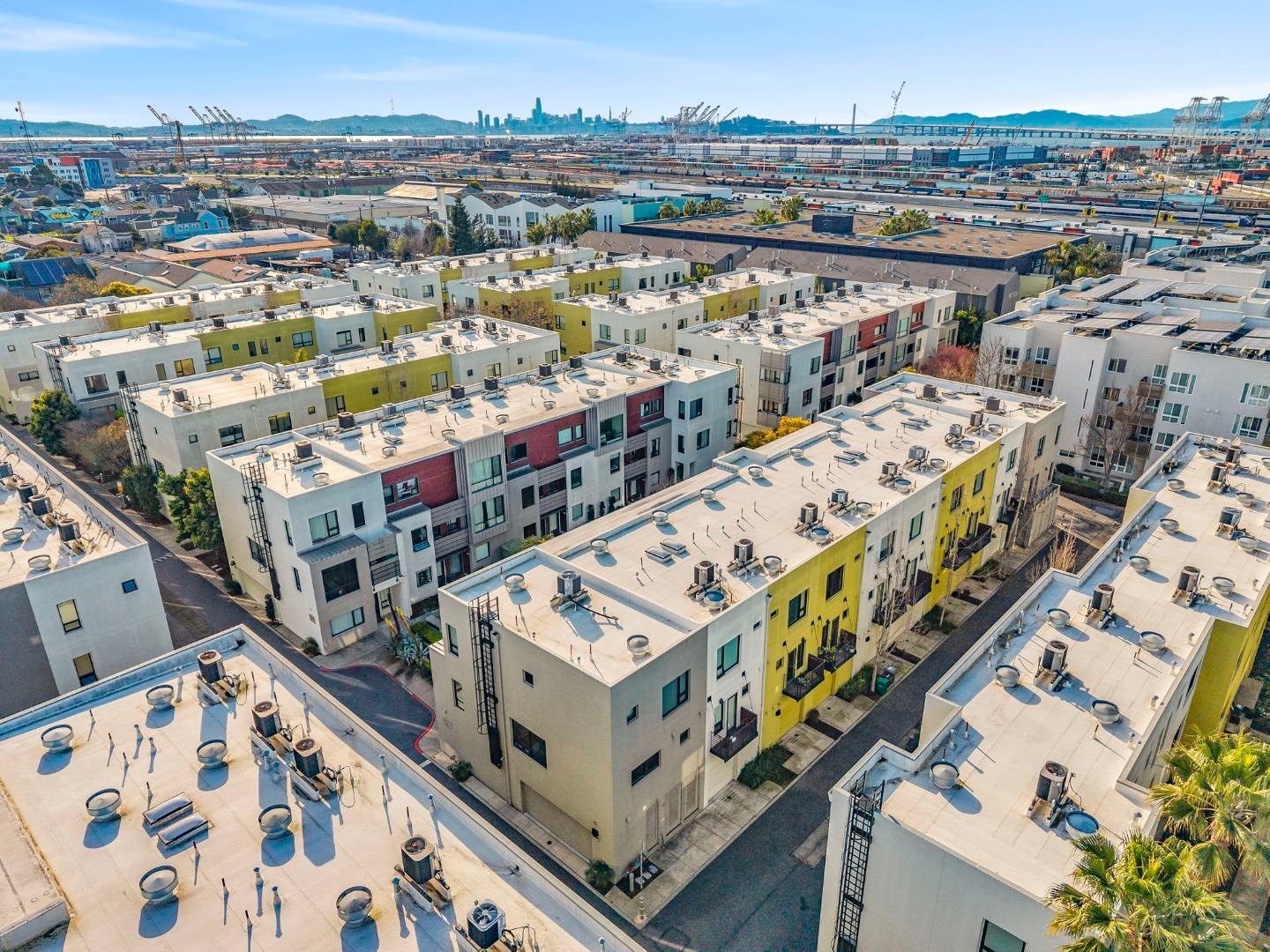 Detail Gallery Image 56 of 68 For 701 Zephyr Dr, Oakland,  CA 94607 - 3 Beds | 3/1 Baths