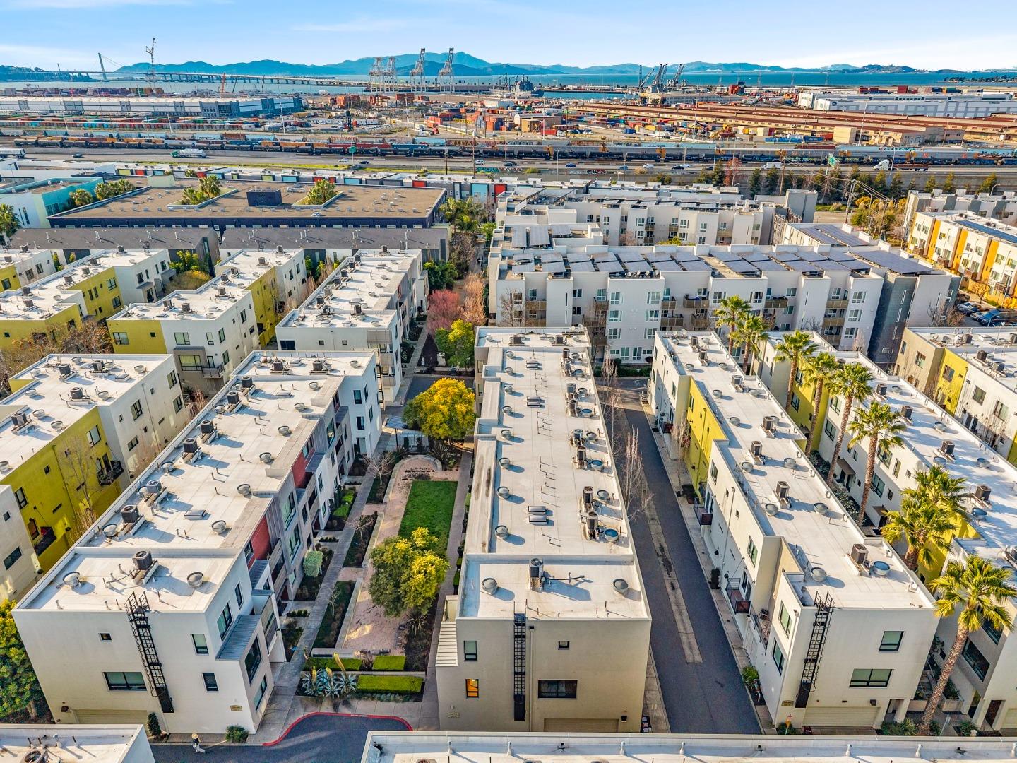 Detail Gallery Image 57 of 68 For 701 Zephyr Dr, Oakland,  CA 94607 - 3 Beds | 3/1 Baths