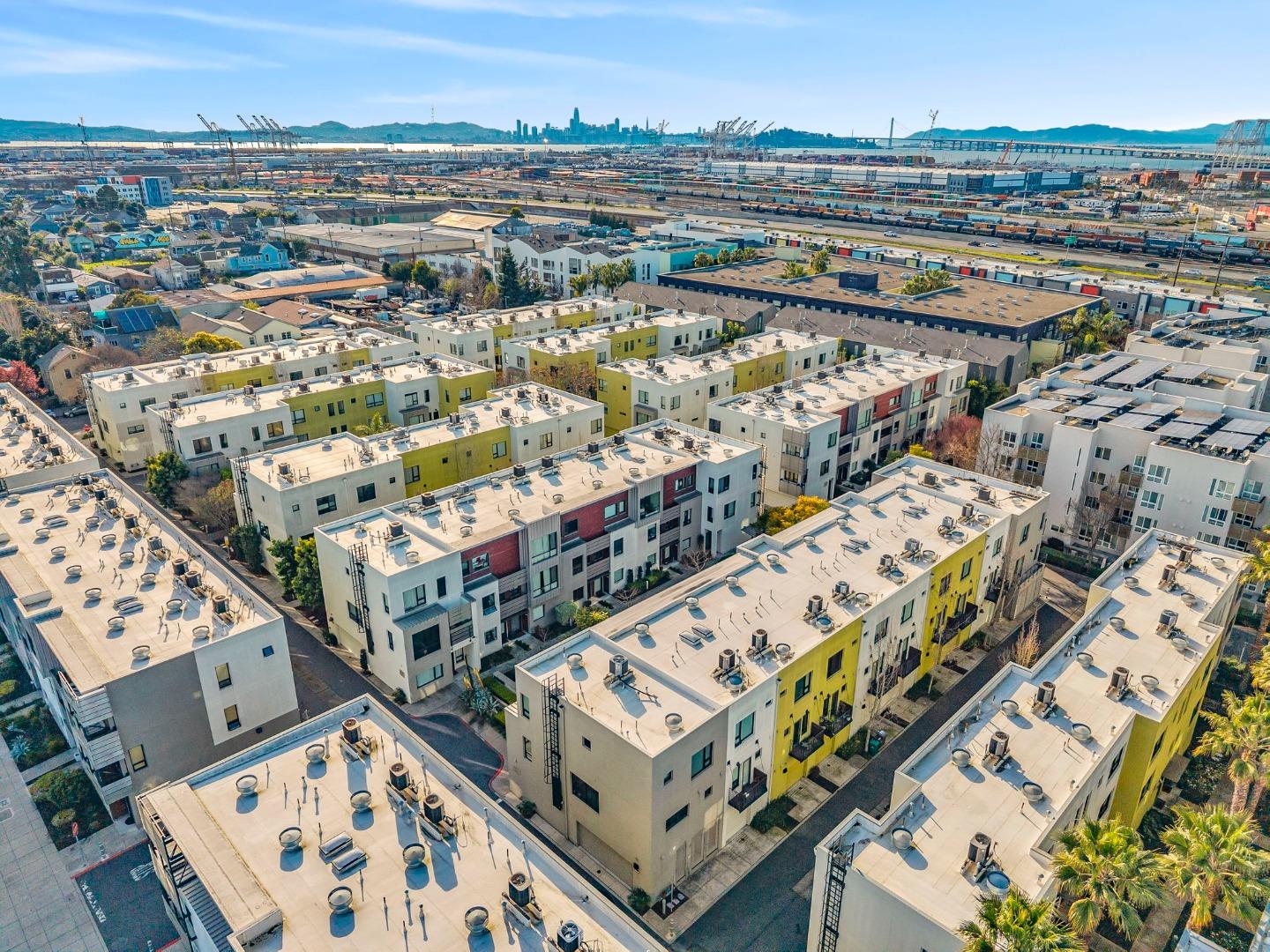 Detail Gallery Image 58 of 68 For 701 Zephyr Dr, Oakland,  CA 94607 - 3 Beds | 3/1 Baths