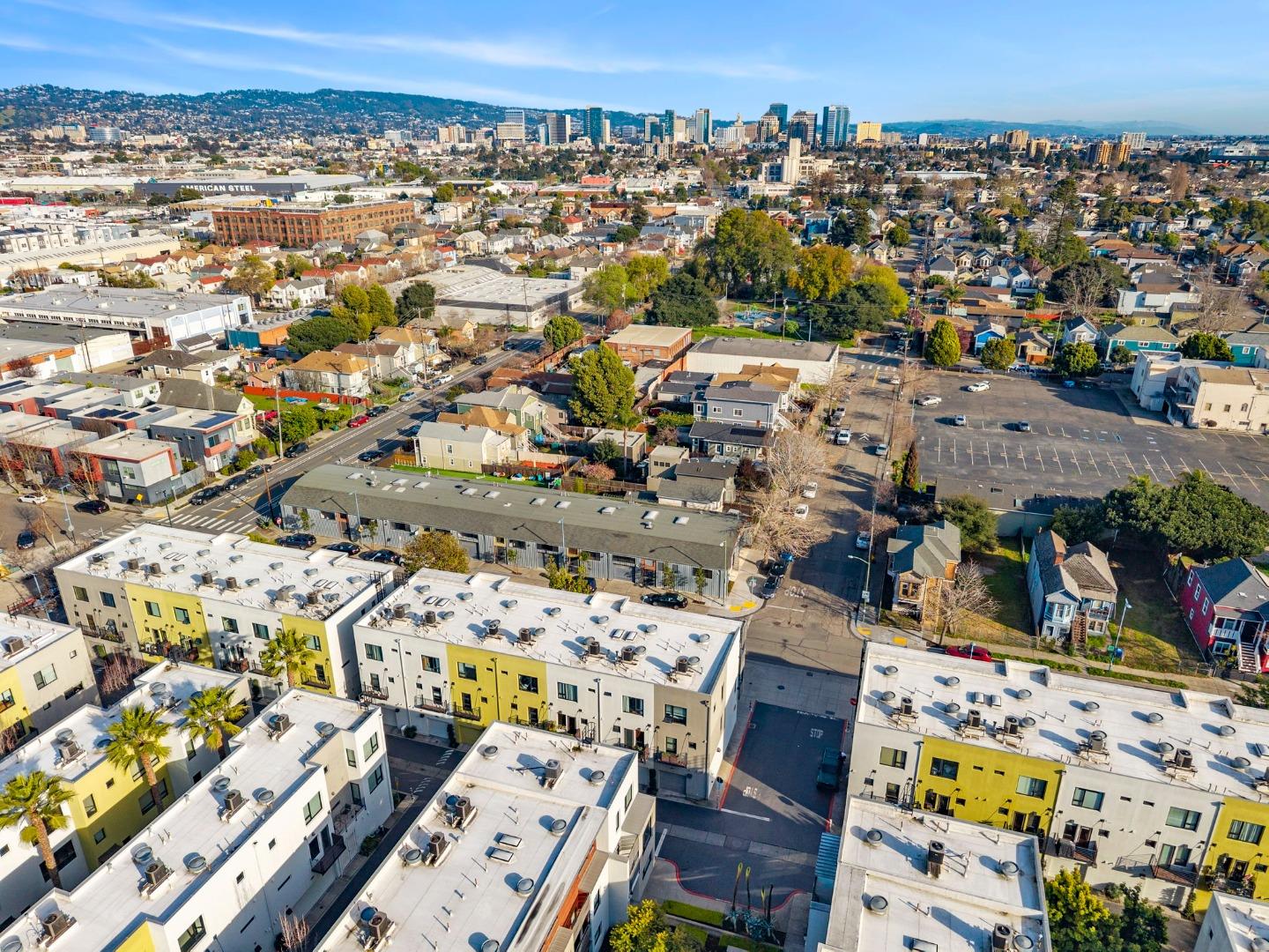 Detail Gallery Image 59 of 68 For 701 Zephyr Dr, Oakland,  CA 94607 - 3 Beds | 3/1 Baths