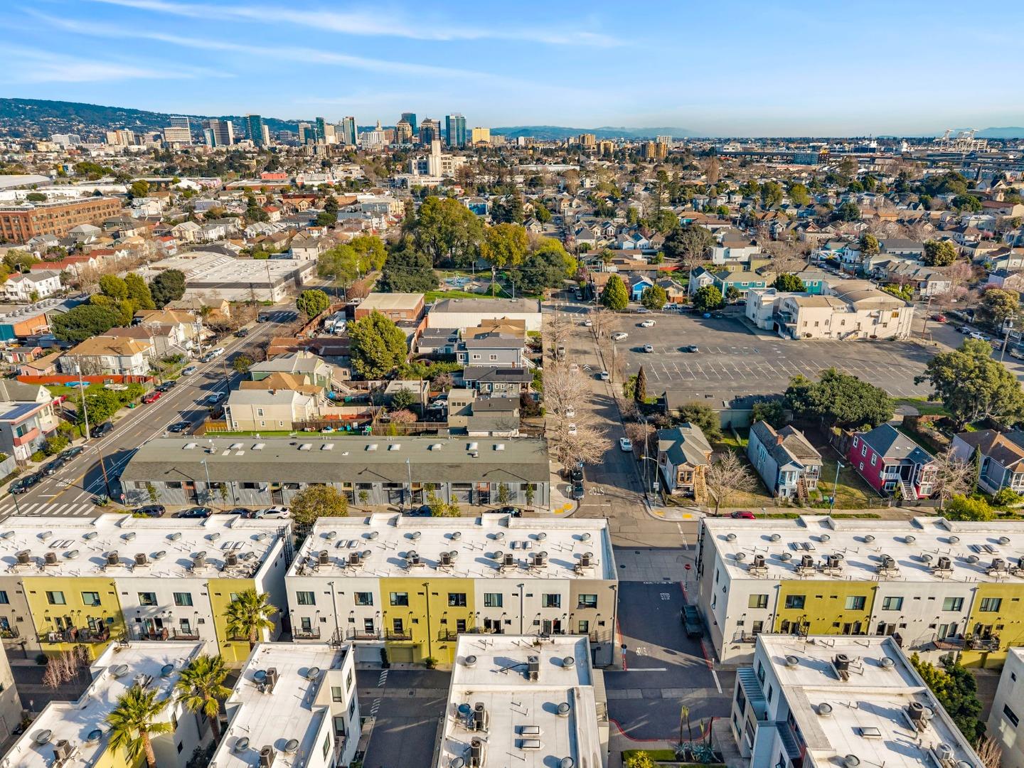 Detail Gallery Image 60 of 68 For 701 Zephyr Dr, Oakland,  CA 94607 - 3 Beds | 3/1 Baths