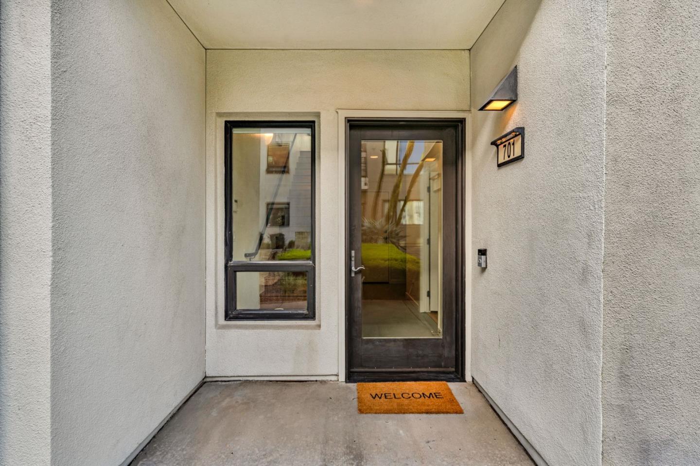 Detail Gallery Image 7 of 68 For 701 Zephyr Dr, Oakland,  CA 94607 - 3 Beds | 3/1 Baths