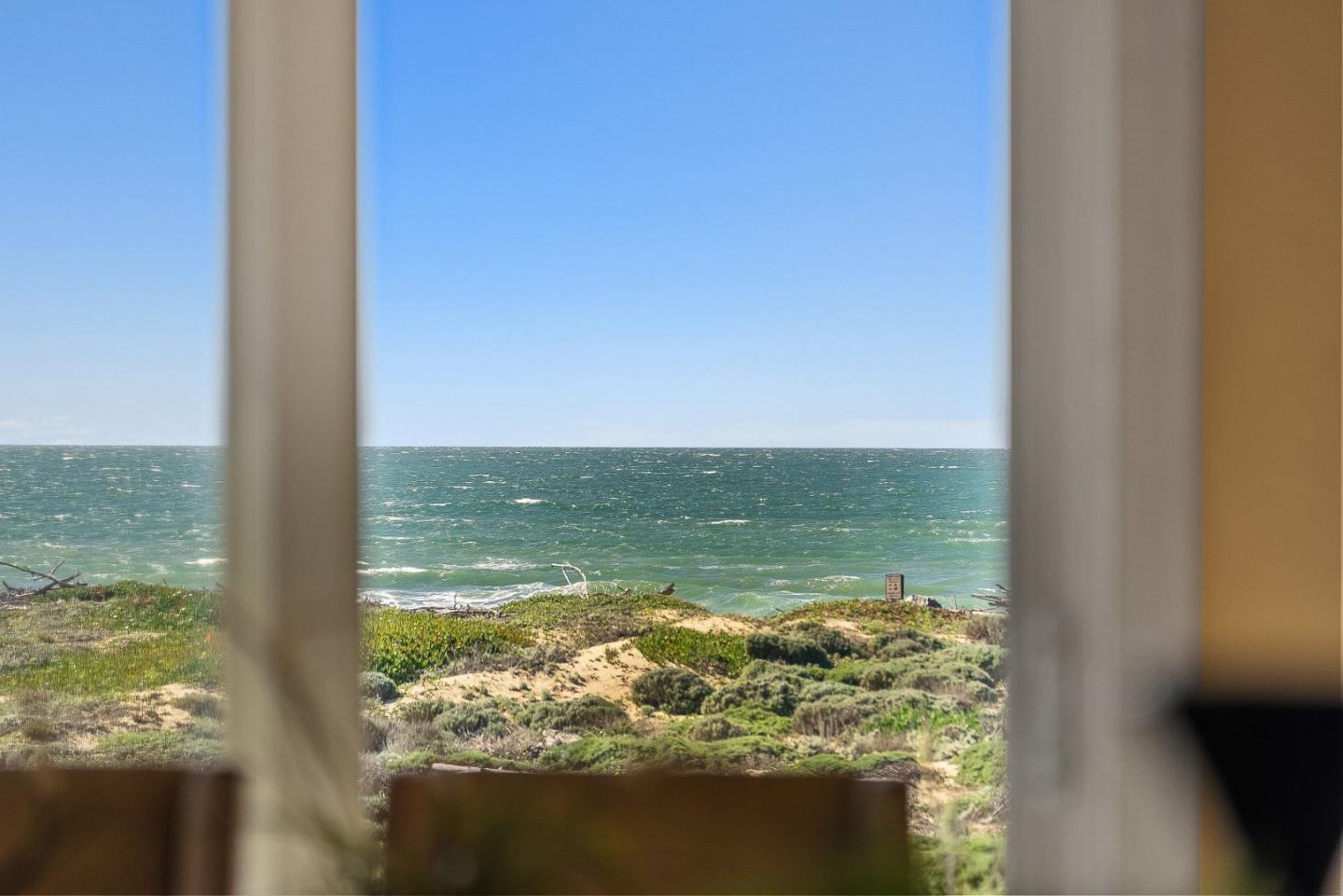 Detail Gallery Image 11 of 48 For 262 Monterey Dunes Way, Moss Landing,  CA 95039 - 4 Beds | 3 Baths