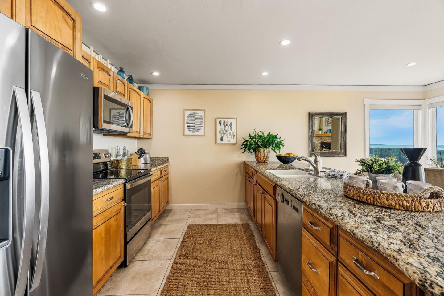 Detail Gallery Image 12 of 48 For 262 Monterey Dunes Way, Moss Landing,  CA 95039 - 4 Beds | 3 Baths