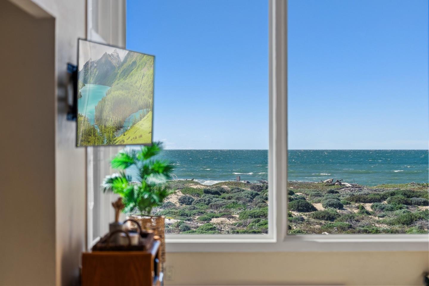 Detail Gallery Image 15 of 48 For 262 Monterey Dunes Way, Moss Landing,  CA 95039 - 4 Beds | 3 Baths