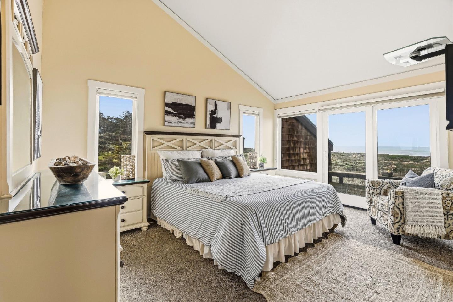 Detail Gallery Image 17 of 48 For 262 Monterey Dunes Way, Moss Landing,  CA 95039 - 4 Beds | 3 Baths