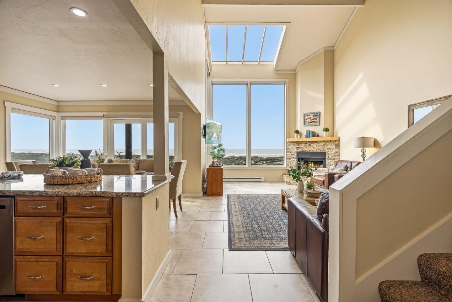 Detail Gallery Image 7 of 48 For 262 Monterey Dunes Way, Moss Landing,  CA 95039 - 4 Beds | 3 Baths