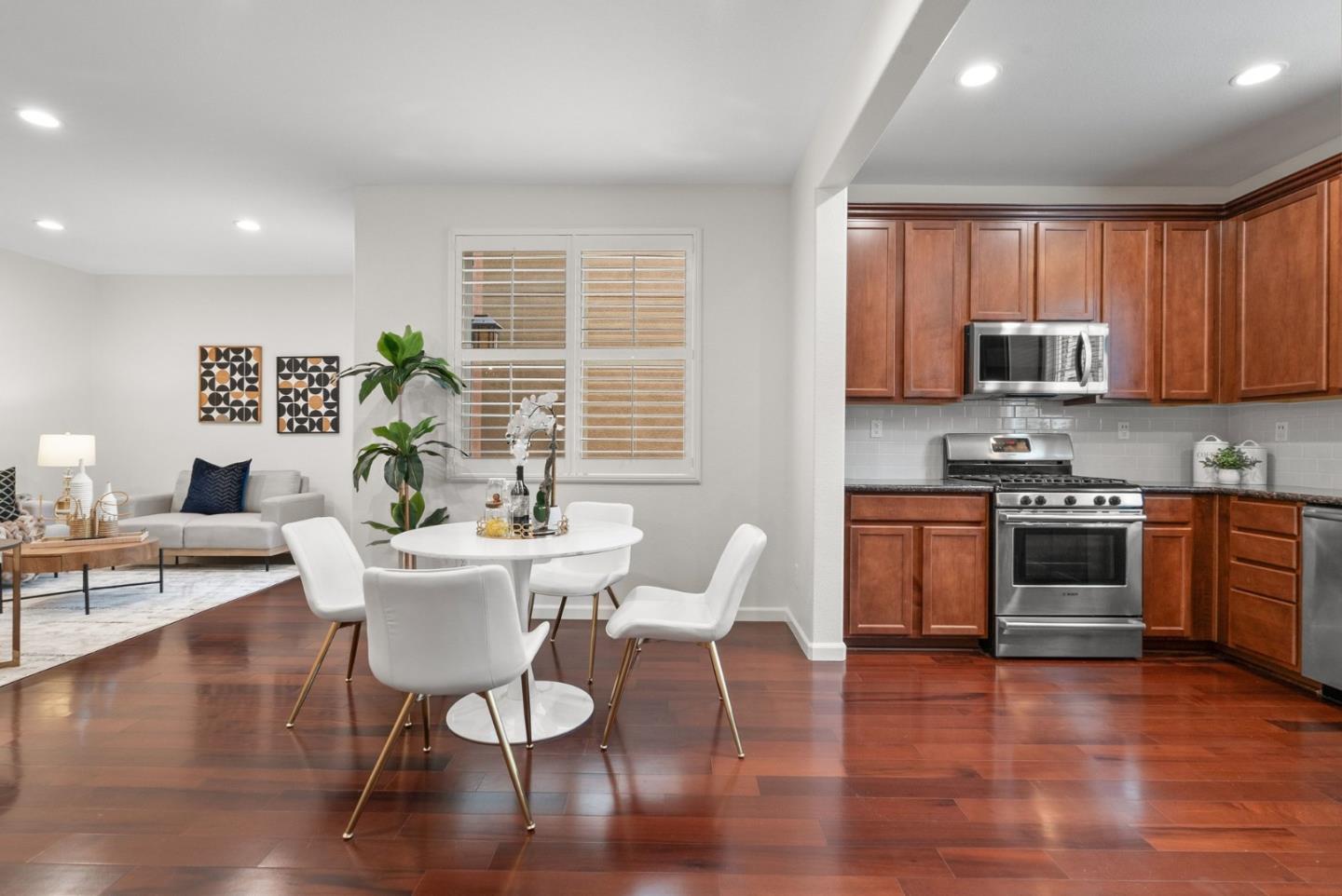 Detail Gallery Image 11 of 29 For 694 N 9th St, San Jose,  CA 95112 - 3 Beds | 2/1 Baths