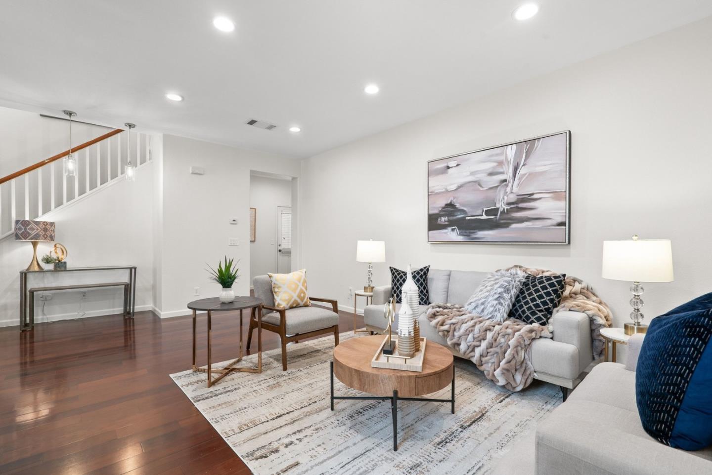 Detail Gallery Image 3 of 29 For 694 N 9th St, San Jose,  CA 95112 - 3 Beds | 2/1 Baths