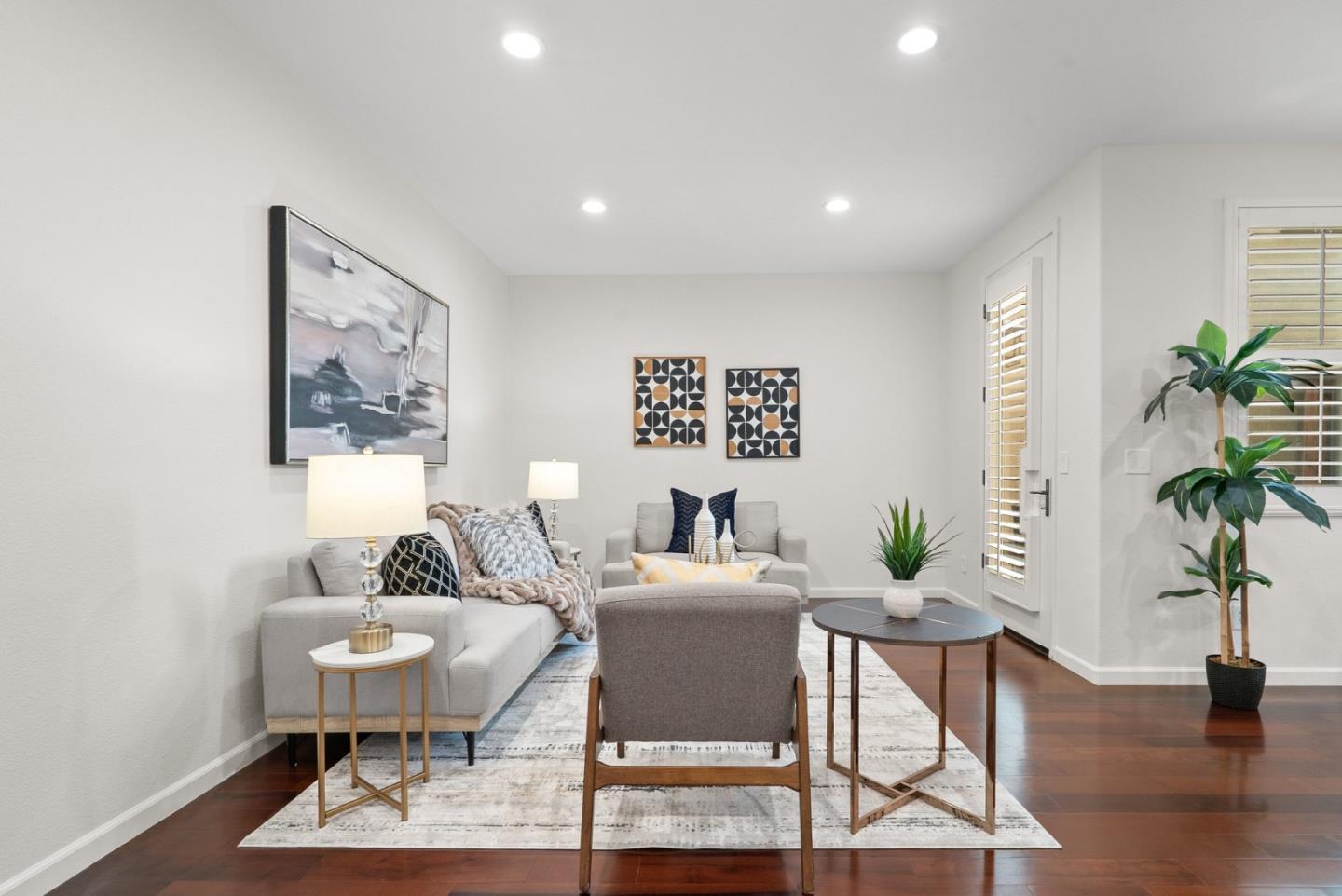 Detail Gallery Image 5 of 29 For 694 N 9th St, San Jose,  CA 95112 - 3 Beds | 2/1 Baths