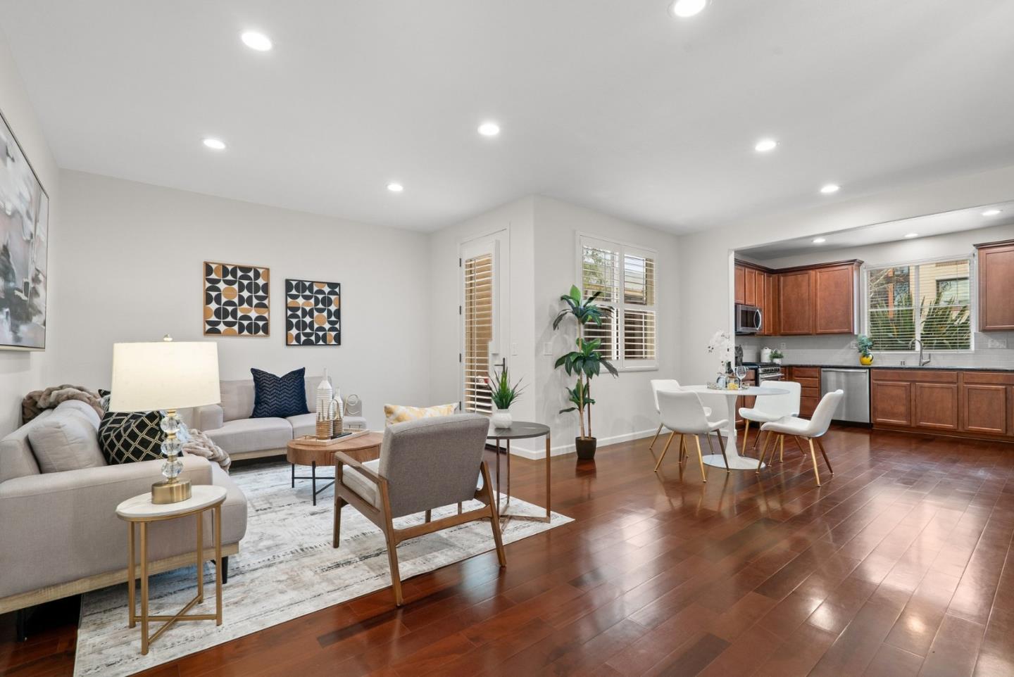 Detail Gallery Image 6 of 29 For 694 N 9th St, San Jose,  CA 95112 - 3 Beds | 2/1 Baths