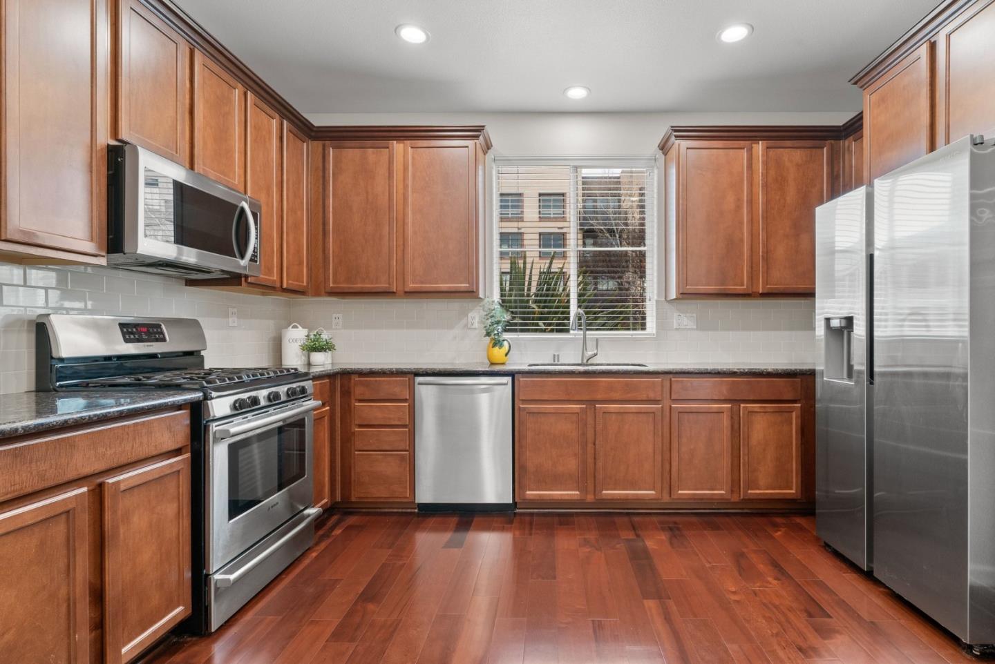 Detail Gallery Image 8 of 29 For 694 N 9th St, San Jose,  CA 95112 - 3 Beds | 2/1 Baths