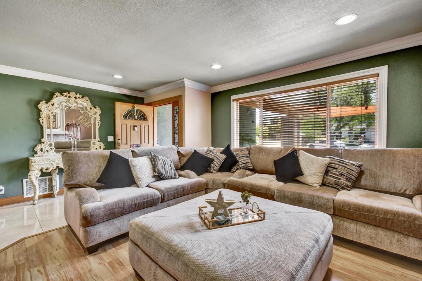 Detail Gallery Image 12 of 55 For 101 Avenida Espana, San Jose,  CA 95139 - 4 Beds | 2 Baths