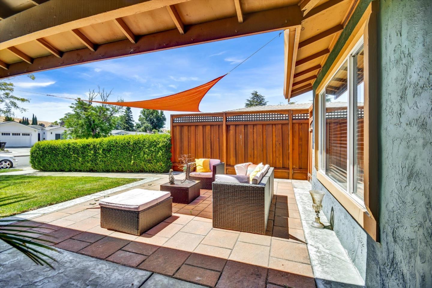 Detail Gallery Image 3 of 55 For 101 Avenida Espana, San Jose,  CA 95139 - 4 Beds | 2 Baths